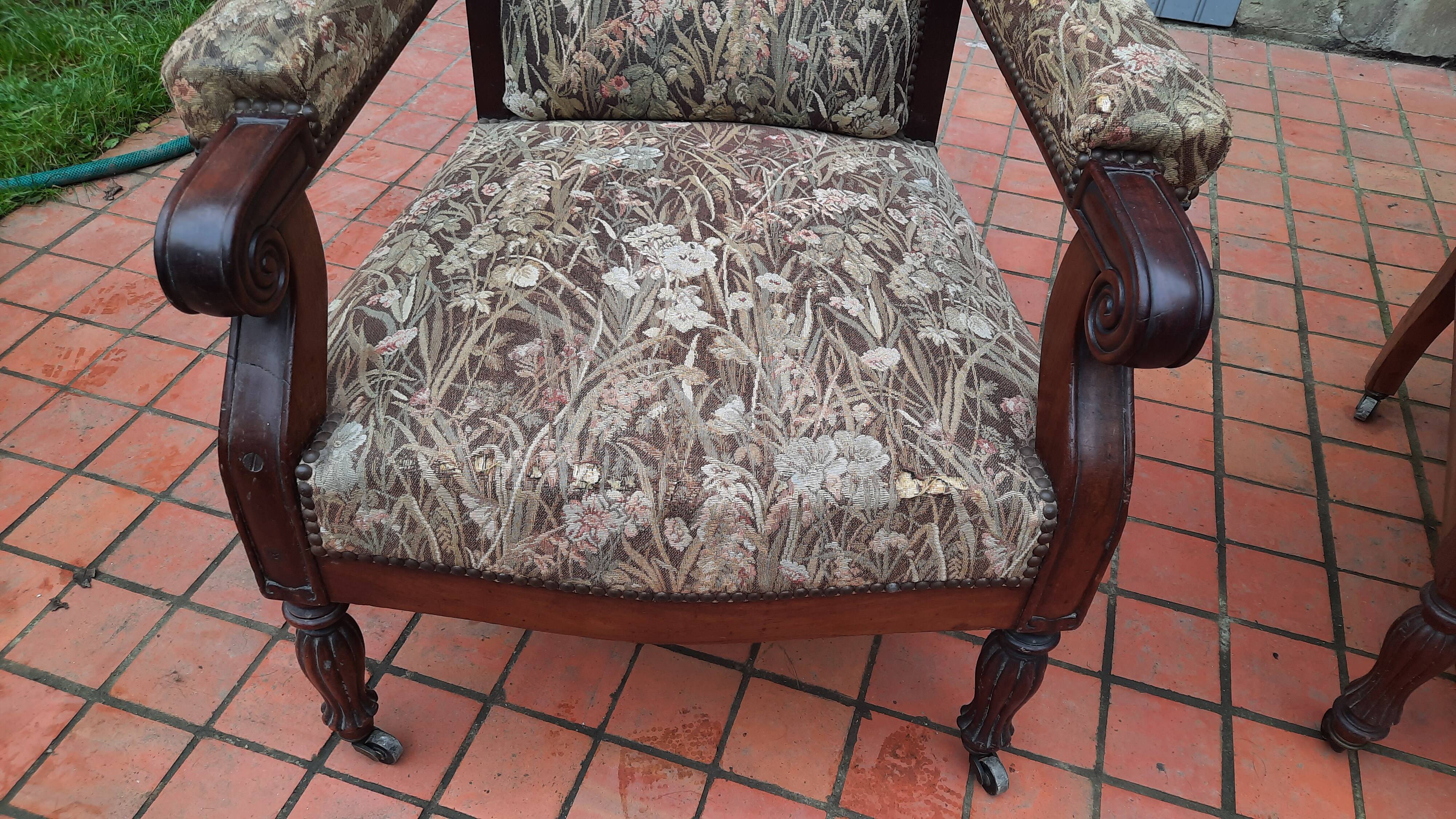 Paire de fauteuils style Louis Philippe