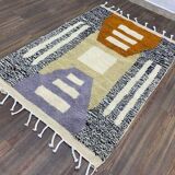 Traditional handmade wool rug, size 100 x 200 cm