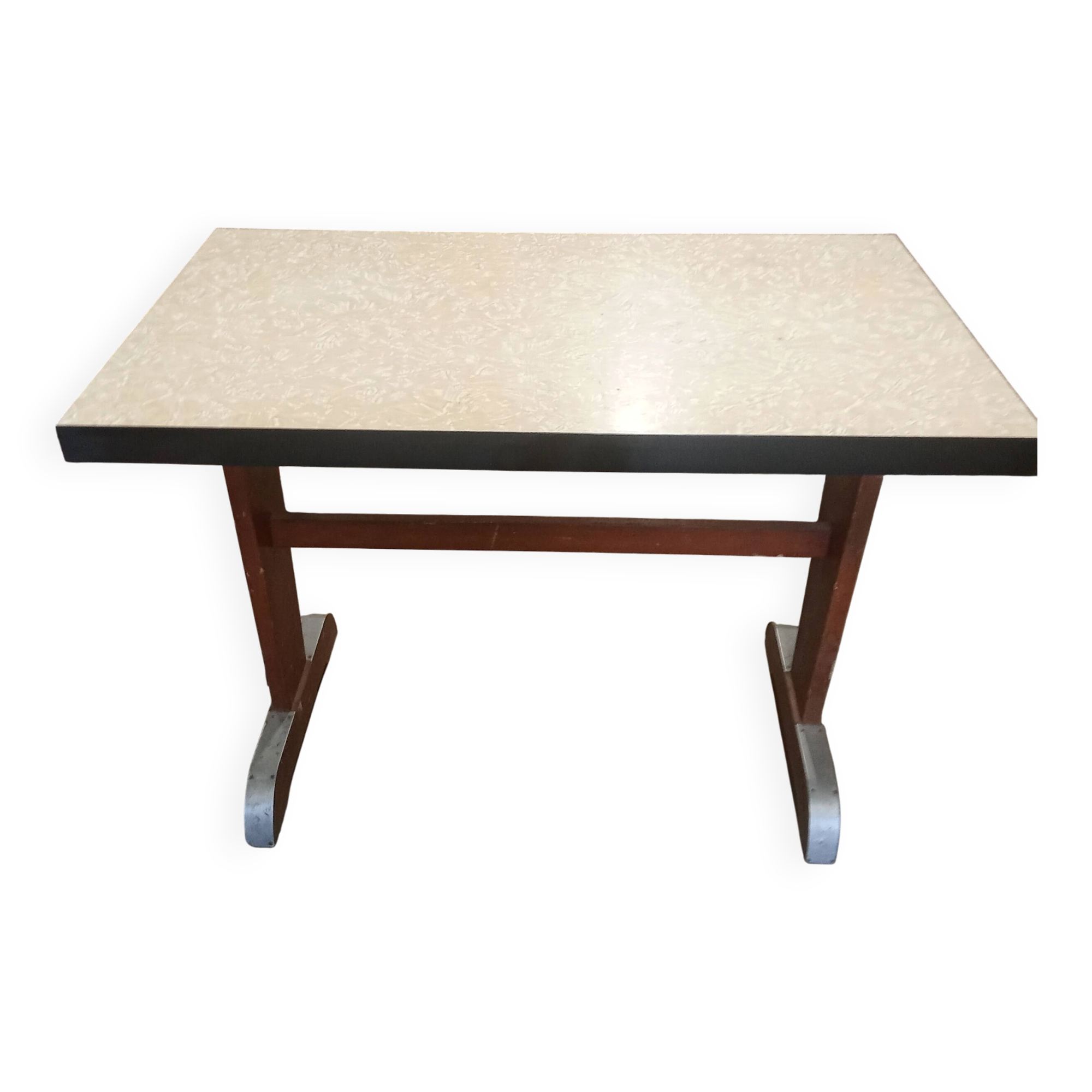 Vintage bistro table in formica.