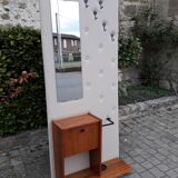 60s entry locker room