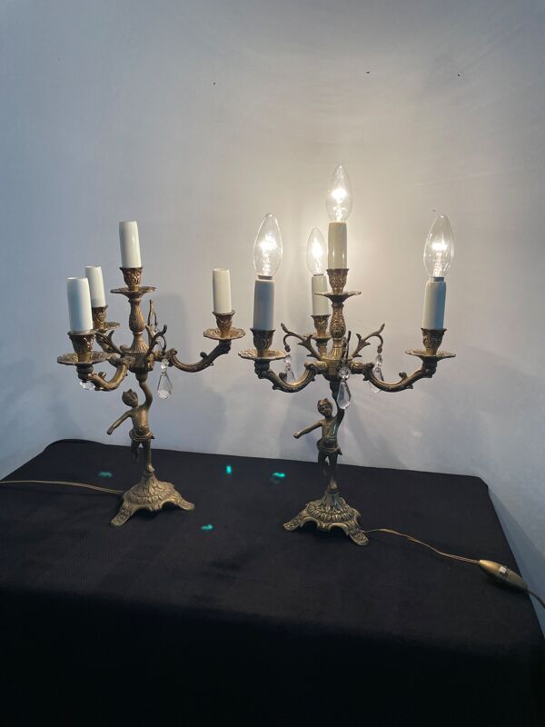 Paire de girandoles, candélabres, bronze, putti, cristal, 4 feux, pampilles, fin XIXème