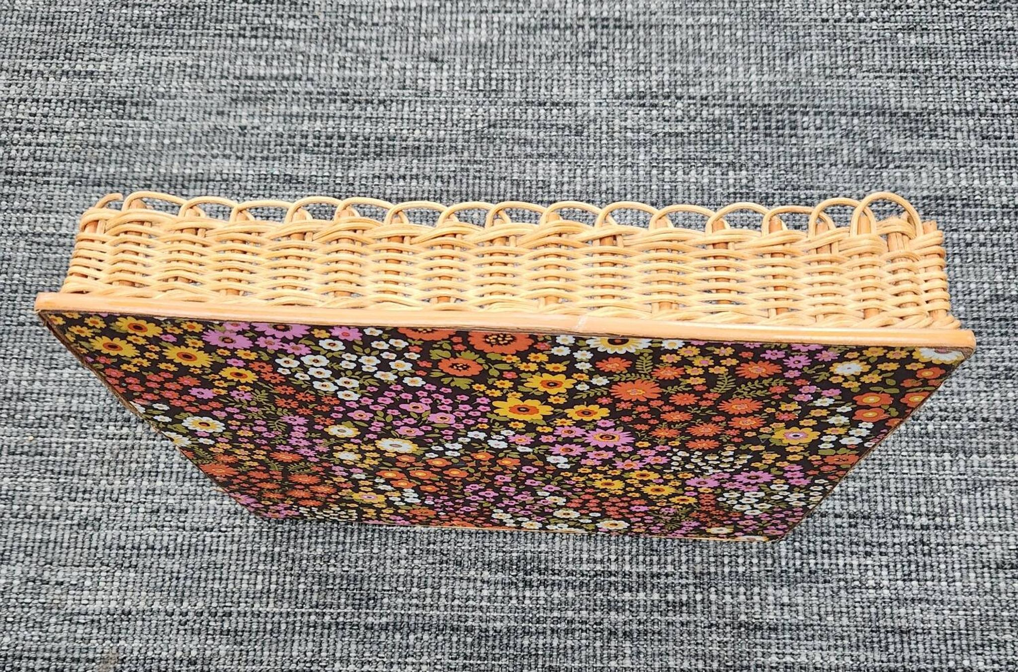 Wicker and wood tray