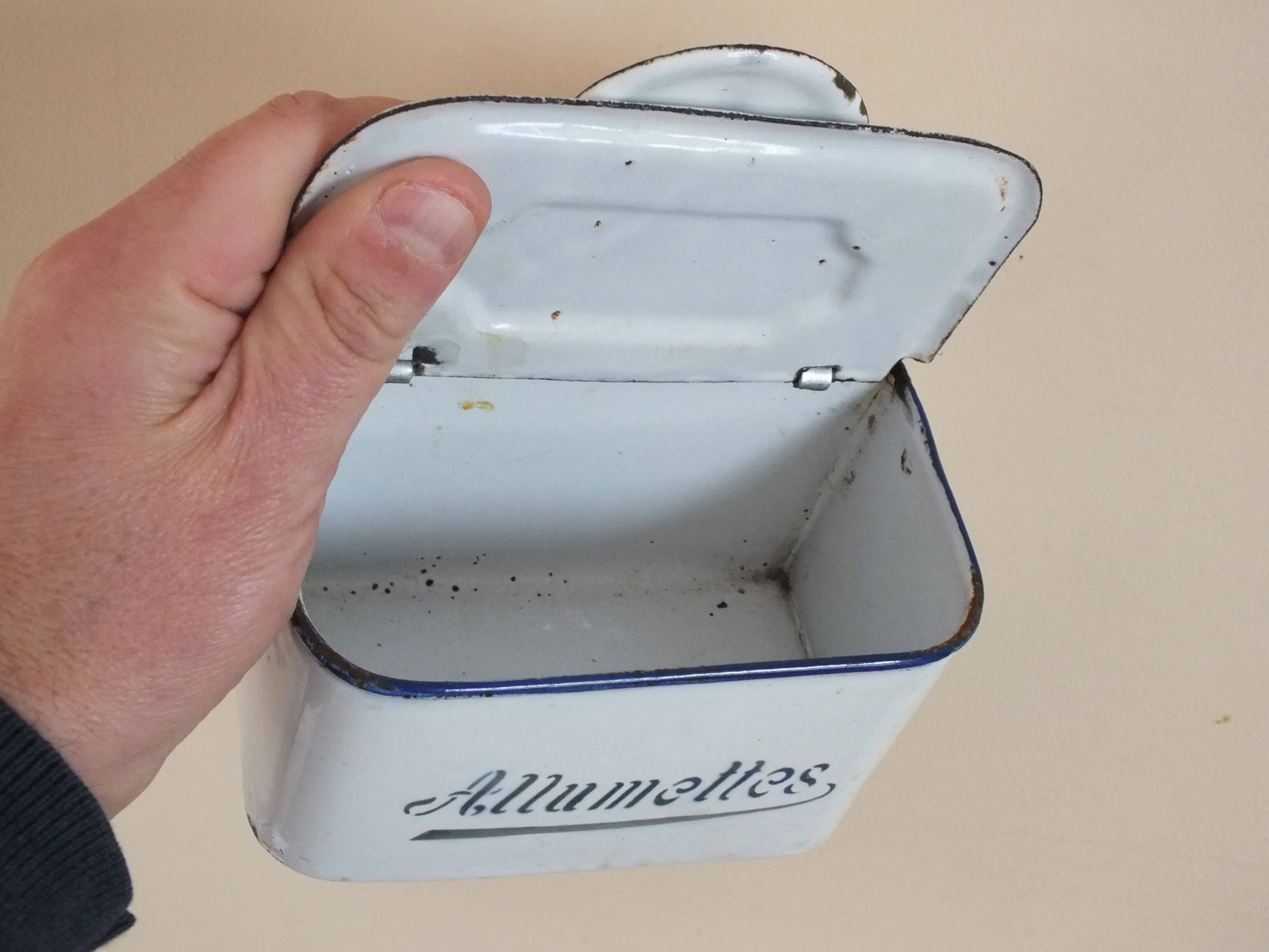 old matchbox in enameled sheet metal