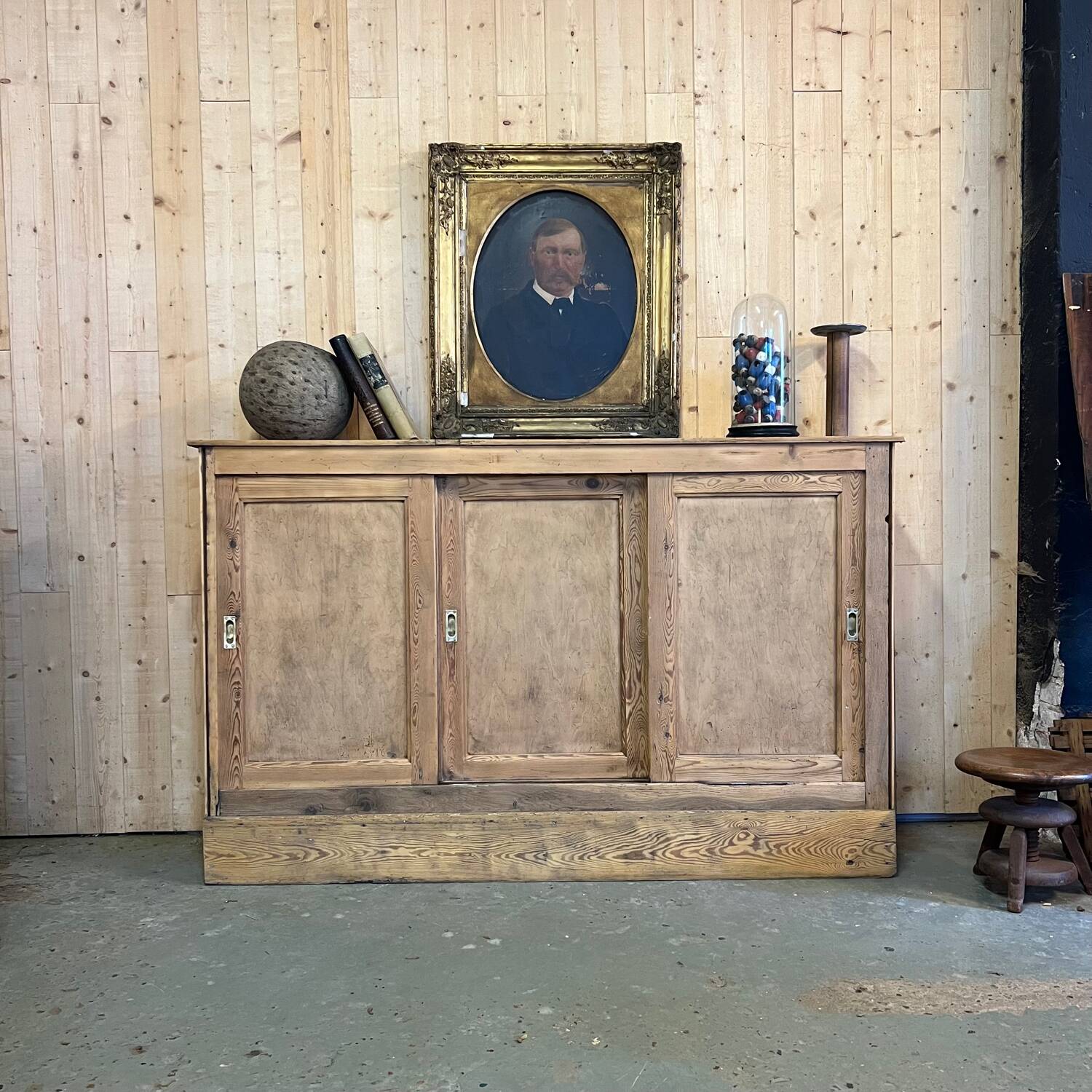 Enfilade d’atelier  à portes coulissantes