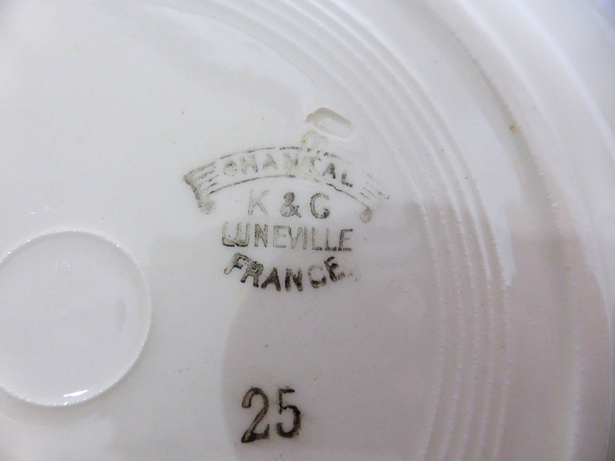 4 vintage dessert plates from K&G Luneville model Chantal 221014.