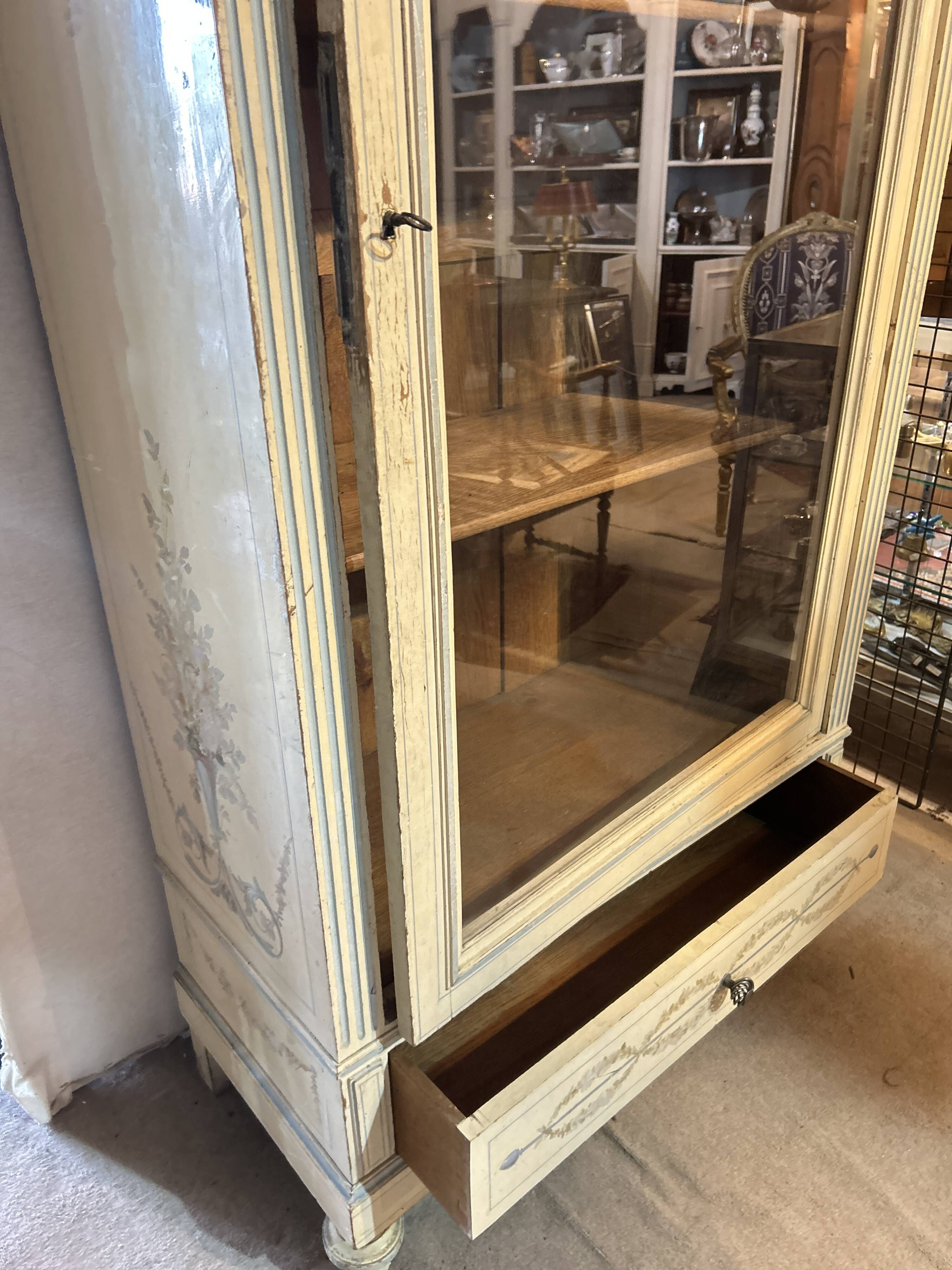 Armoire peinte Style Louis XVI-Directoire , 1 porte vitrée