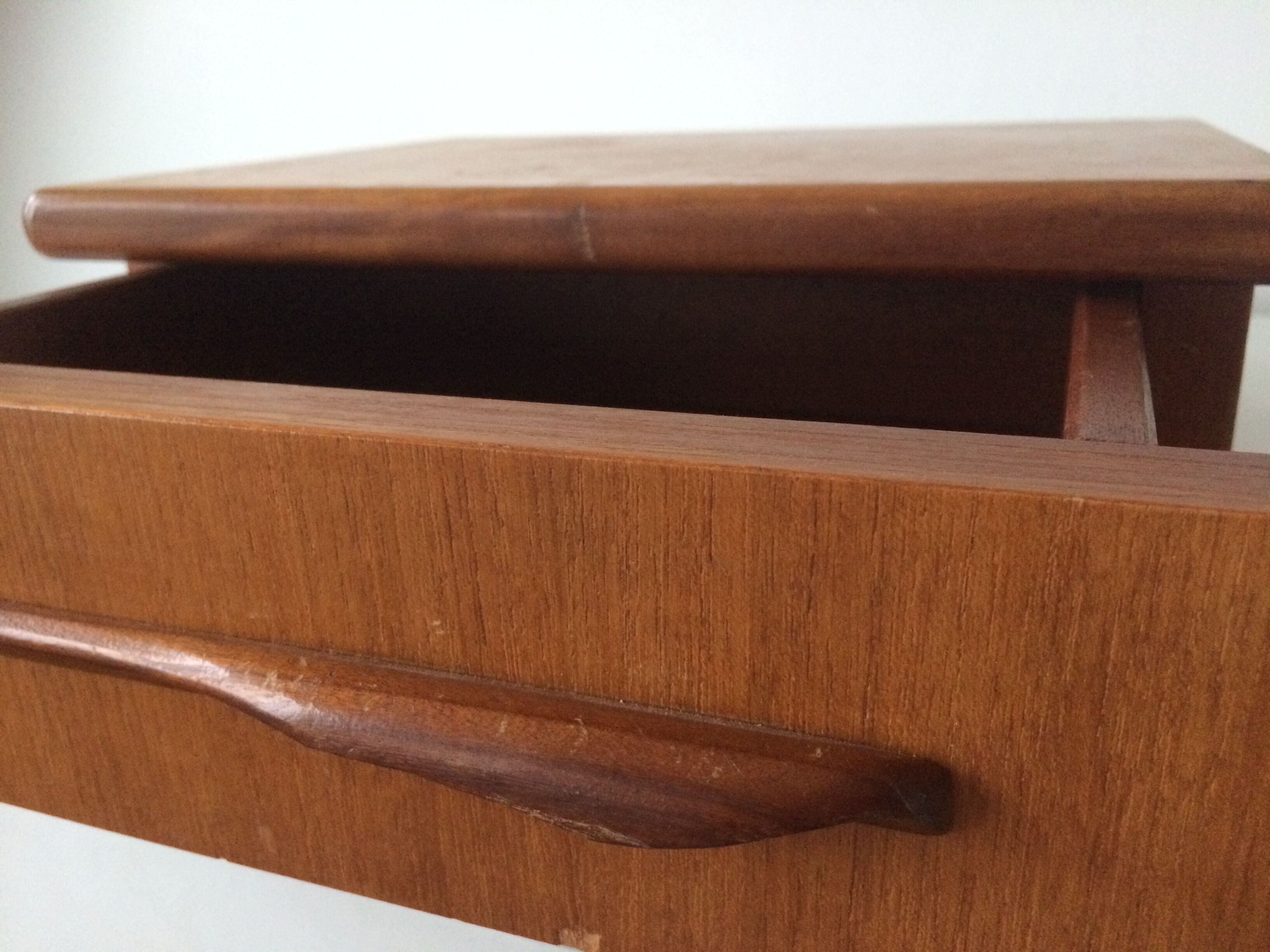 Small box Scandinavian 60s vintage