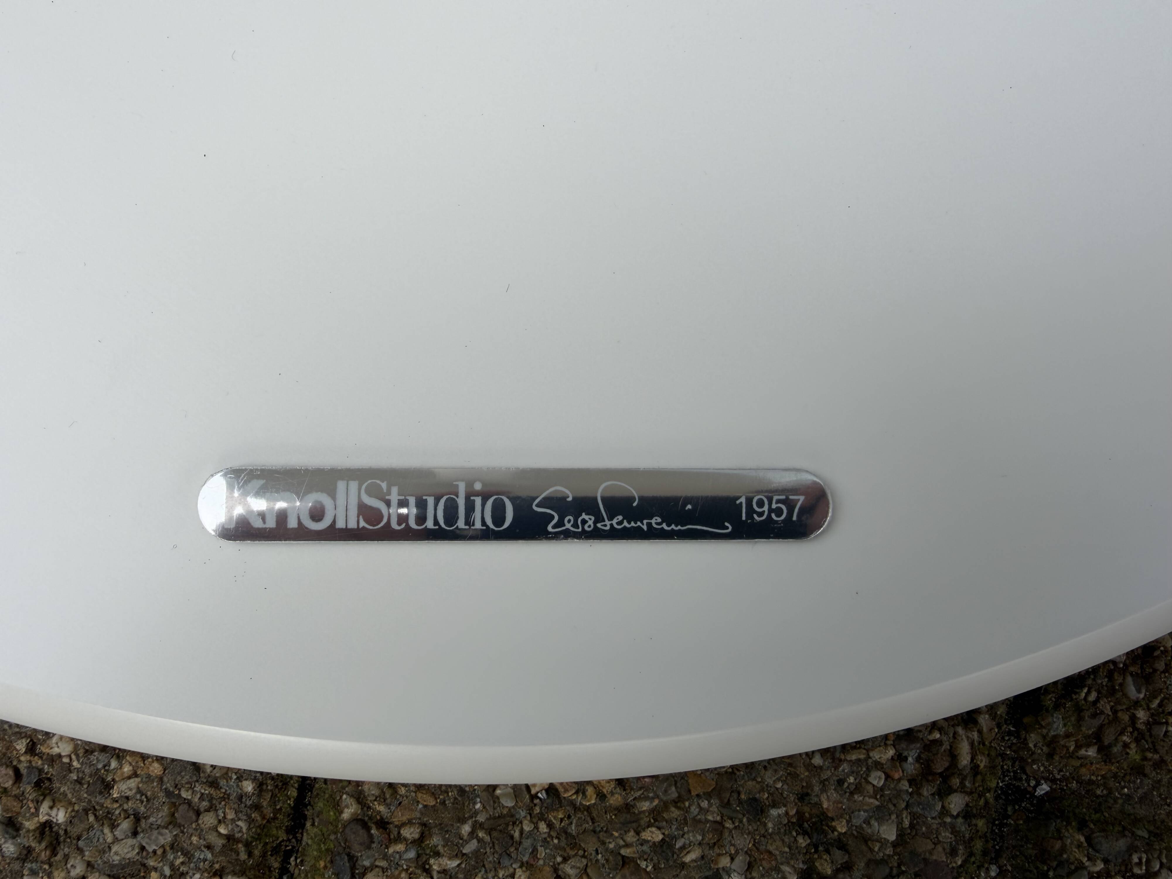 Original round dining table Knoll Tulip (152cm) Carrara