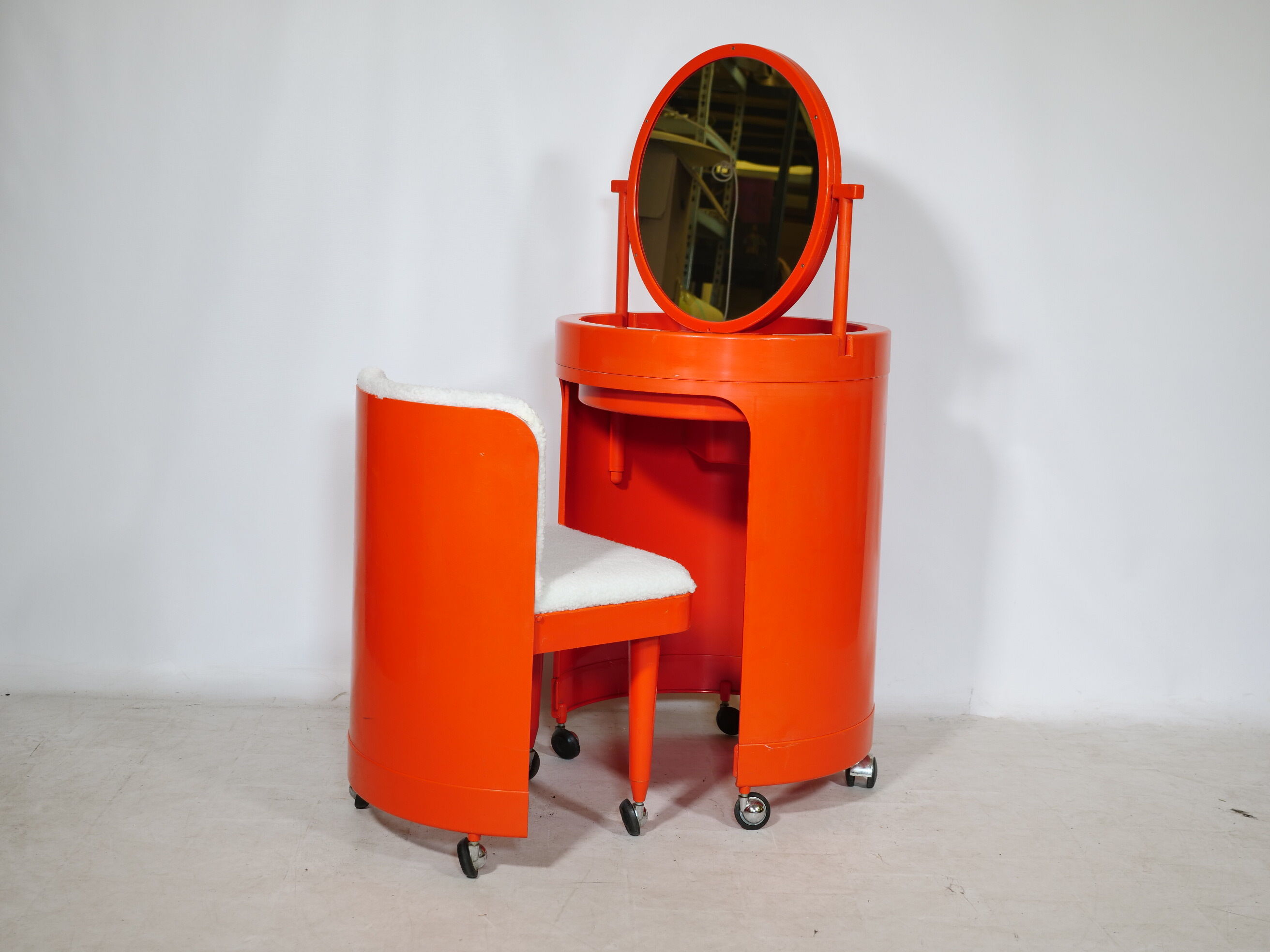 Vanity Table in Plastic by Studio Kastilia for Fanini Fain S.P.A., 1970s