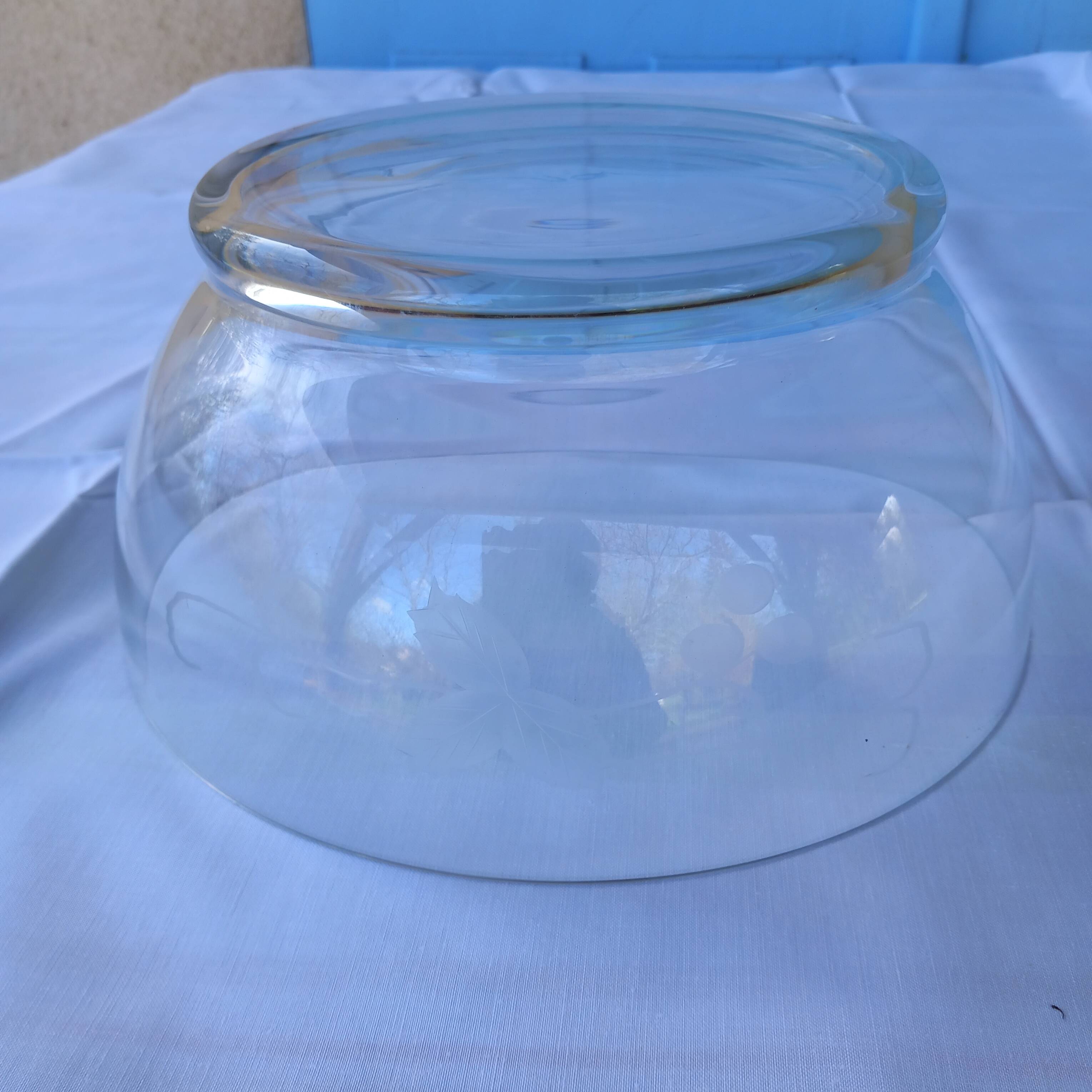 Fine etched glass punch bowl