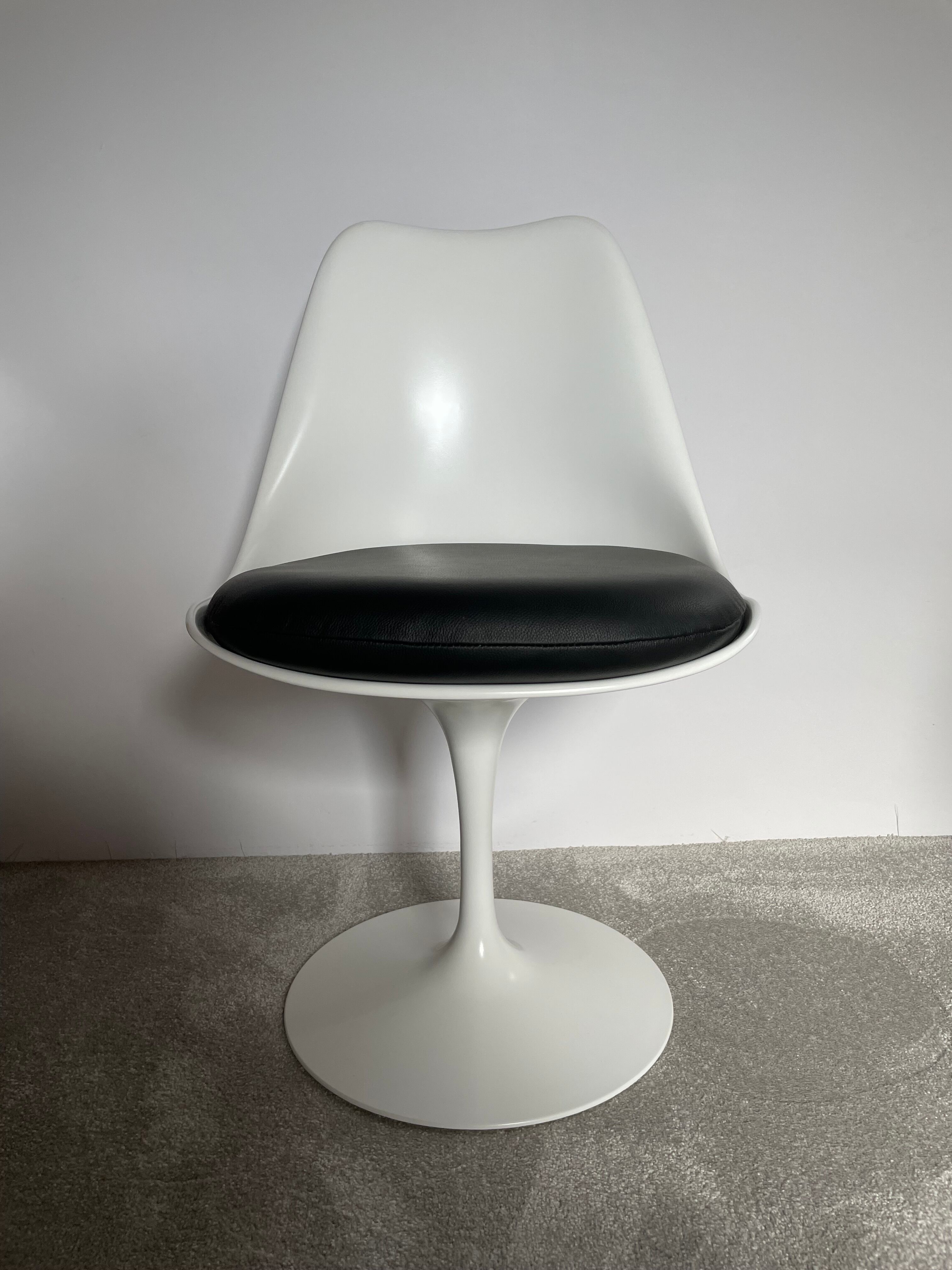 Tulip chair by Eero Saarinen for Knoll International U.S. 1960