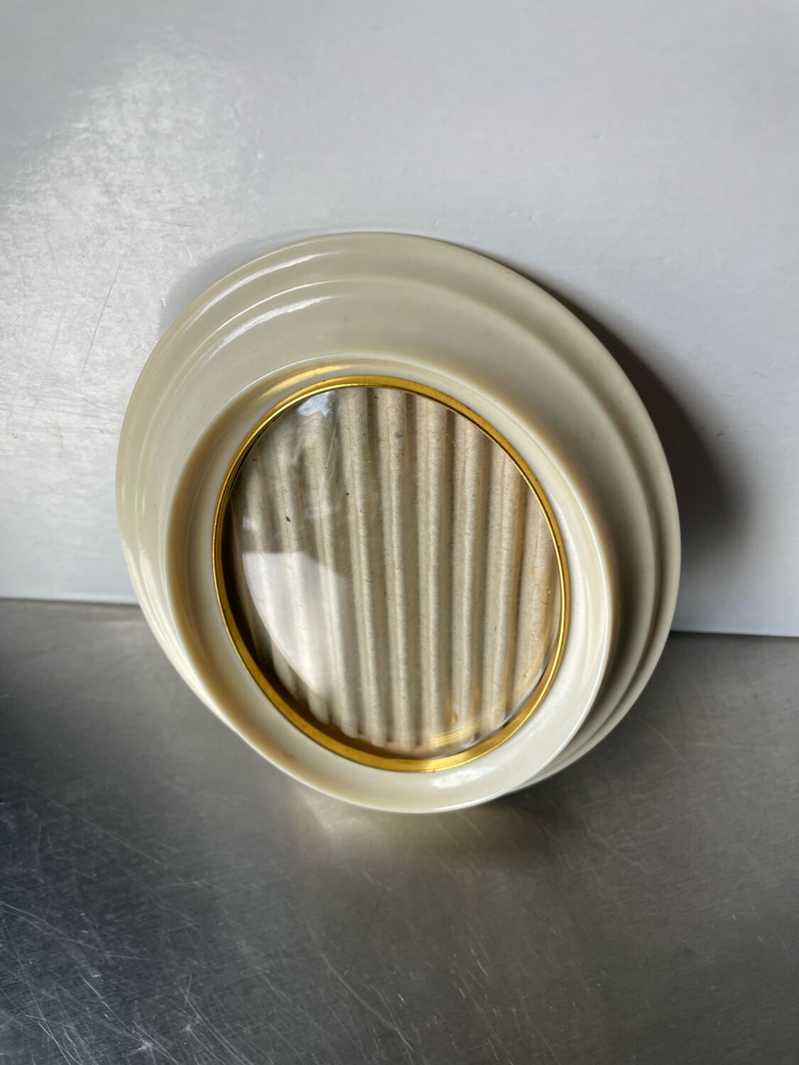Vintage oval bakelite frame 18 cm x 14 cm  convex glass