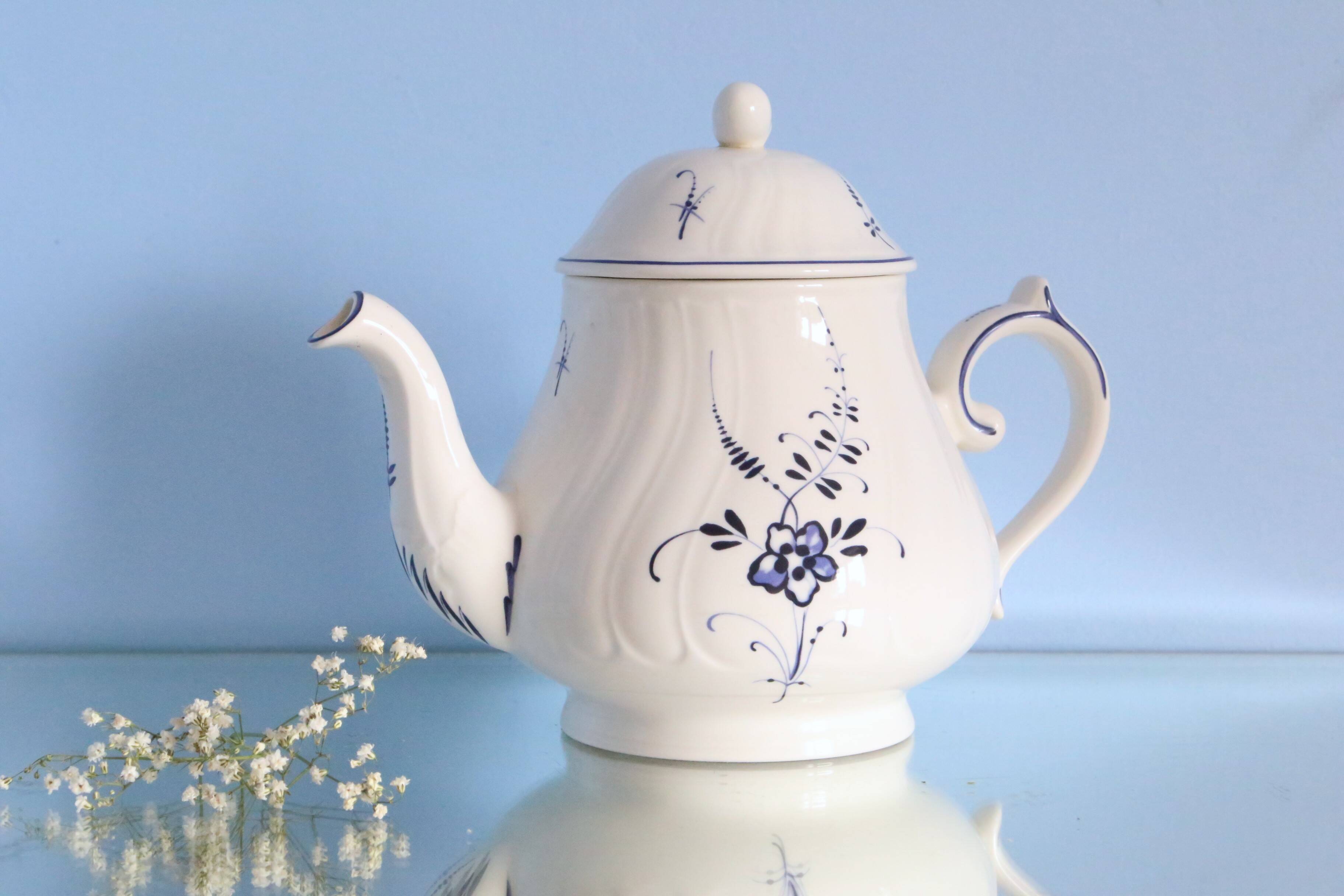 Villeroy and Boch teapot, Old Luxembourg model