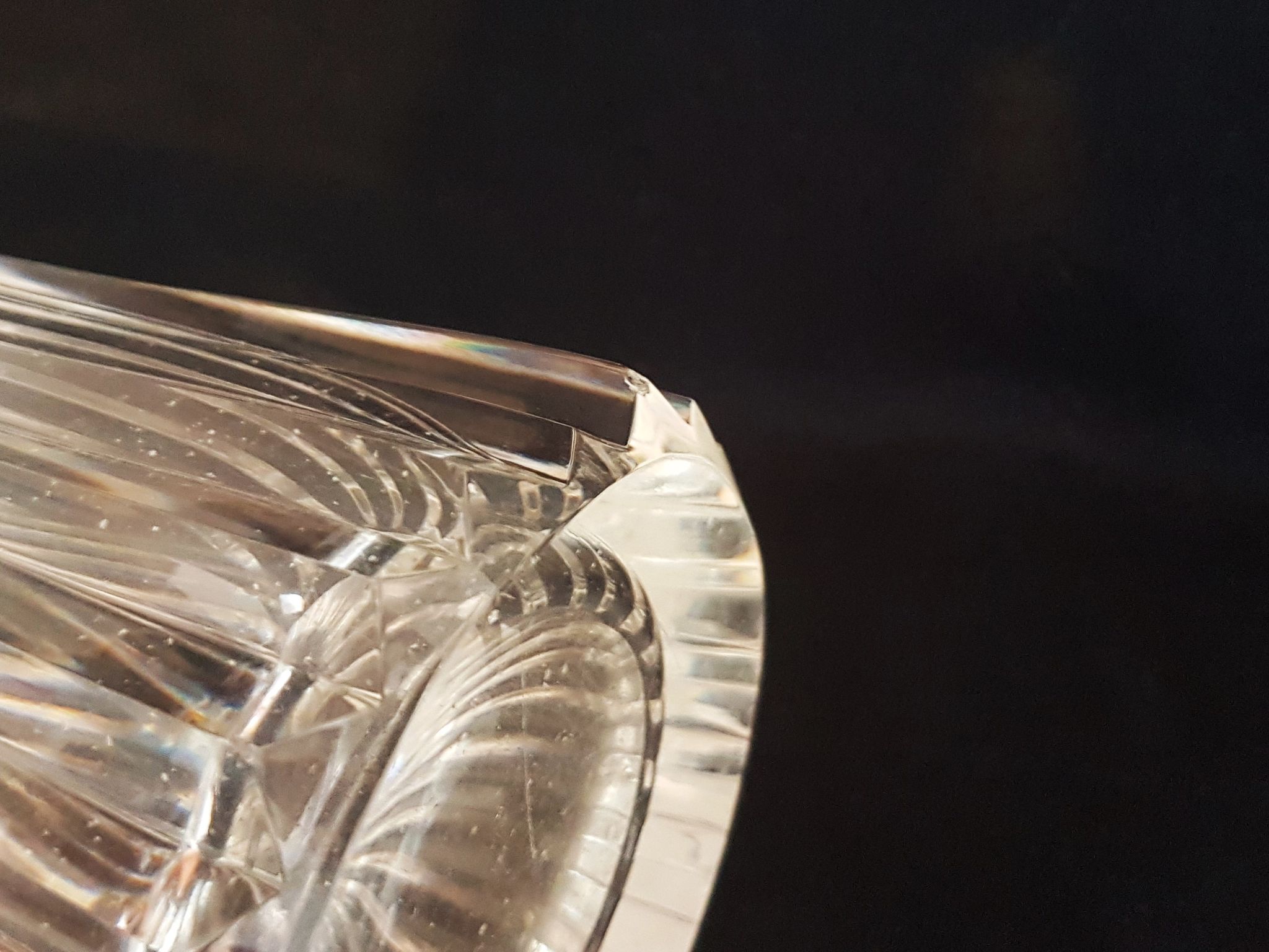 Vase rouleau en cristal taillé Val Saint Lambert
