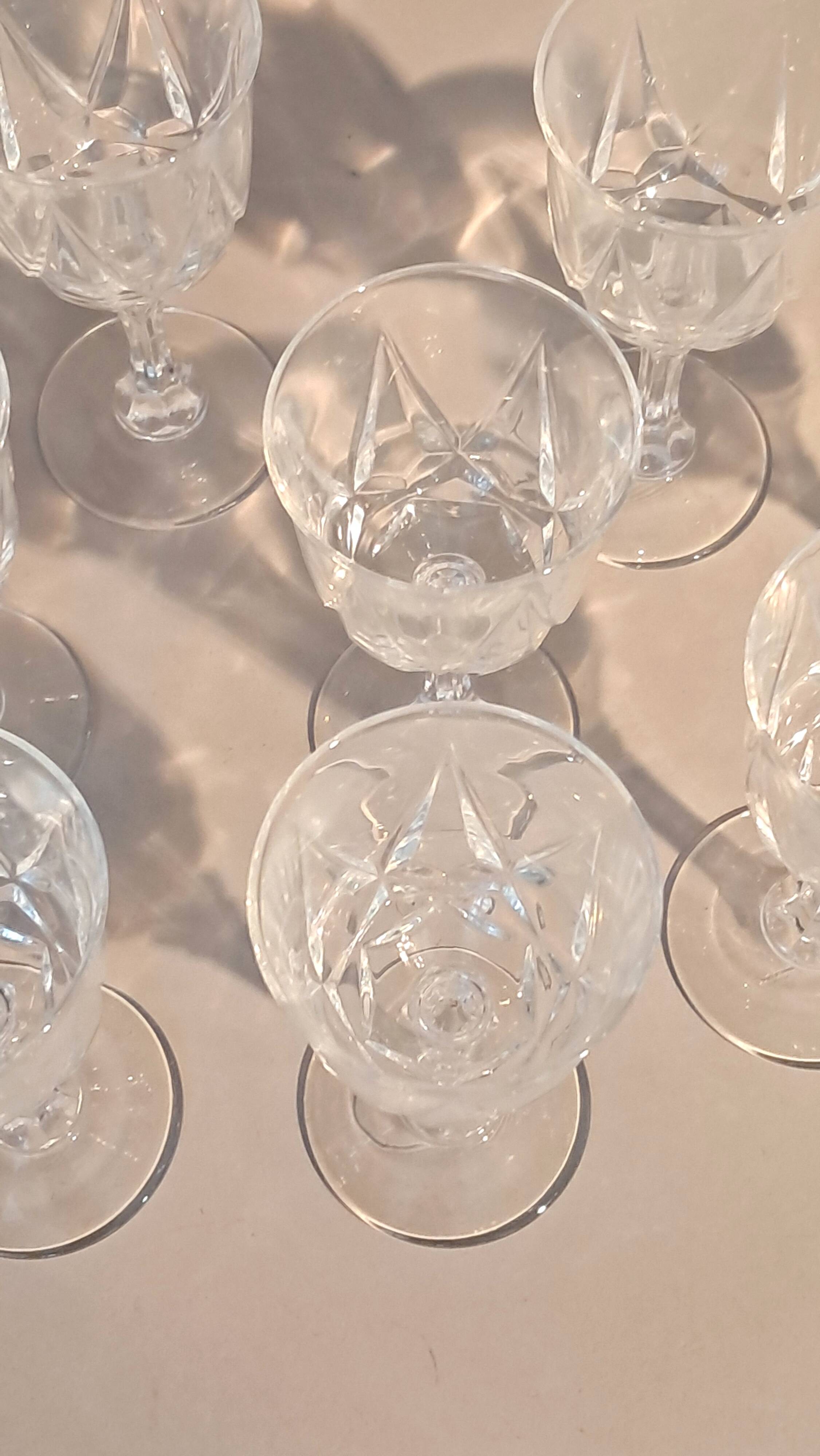 Set of 10 crystal liqueur glasses from Arques.