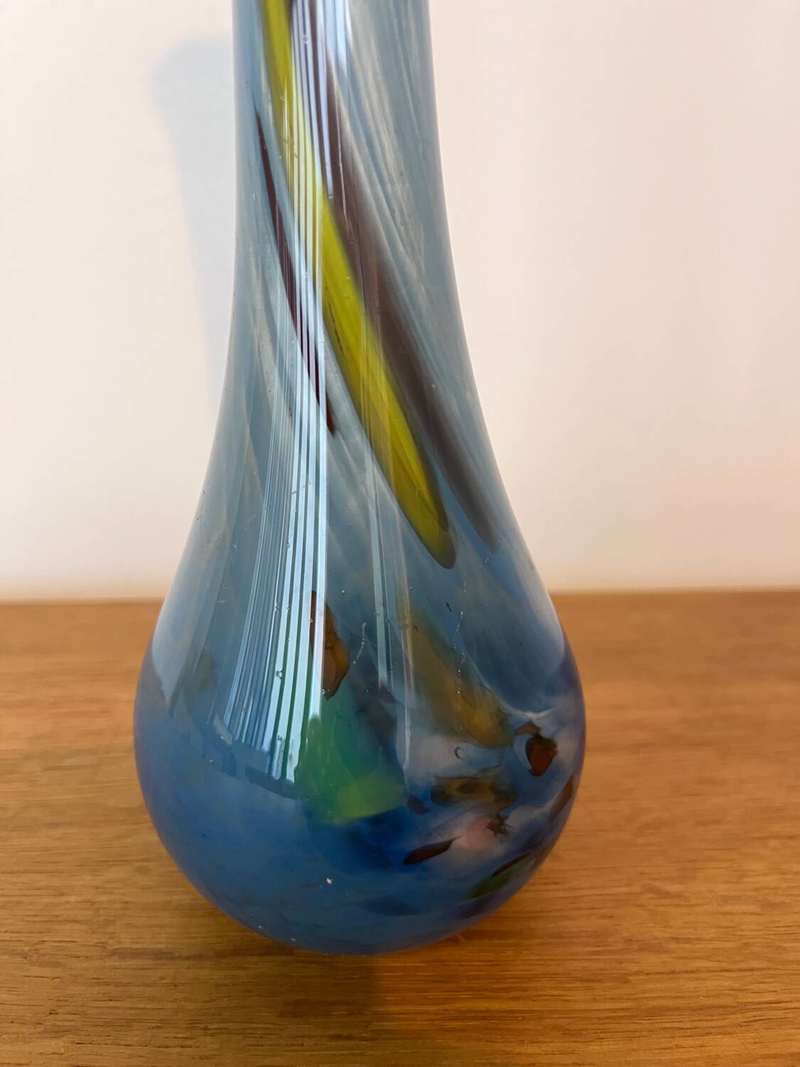 Speckled blue soliflore vase