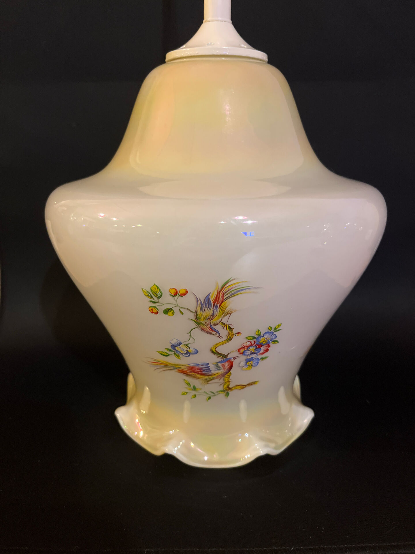 New vintage suspension in iridescent opaline – Attributed to Vianne