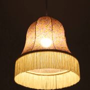 Suspension Armande forme "cloche" imprimée avec franges