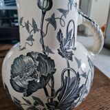 Broc de toilette en terre de fer Longchamp Pavots bleu-gris Fin XIXe