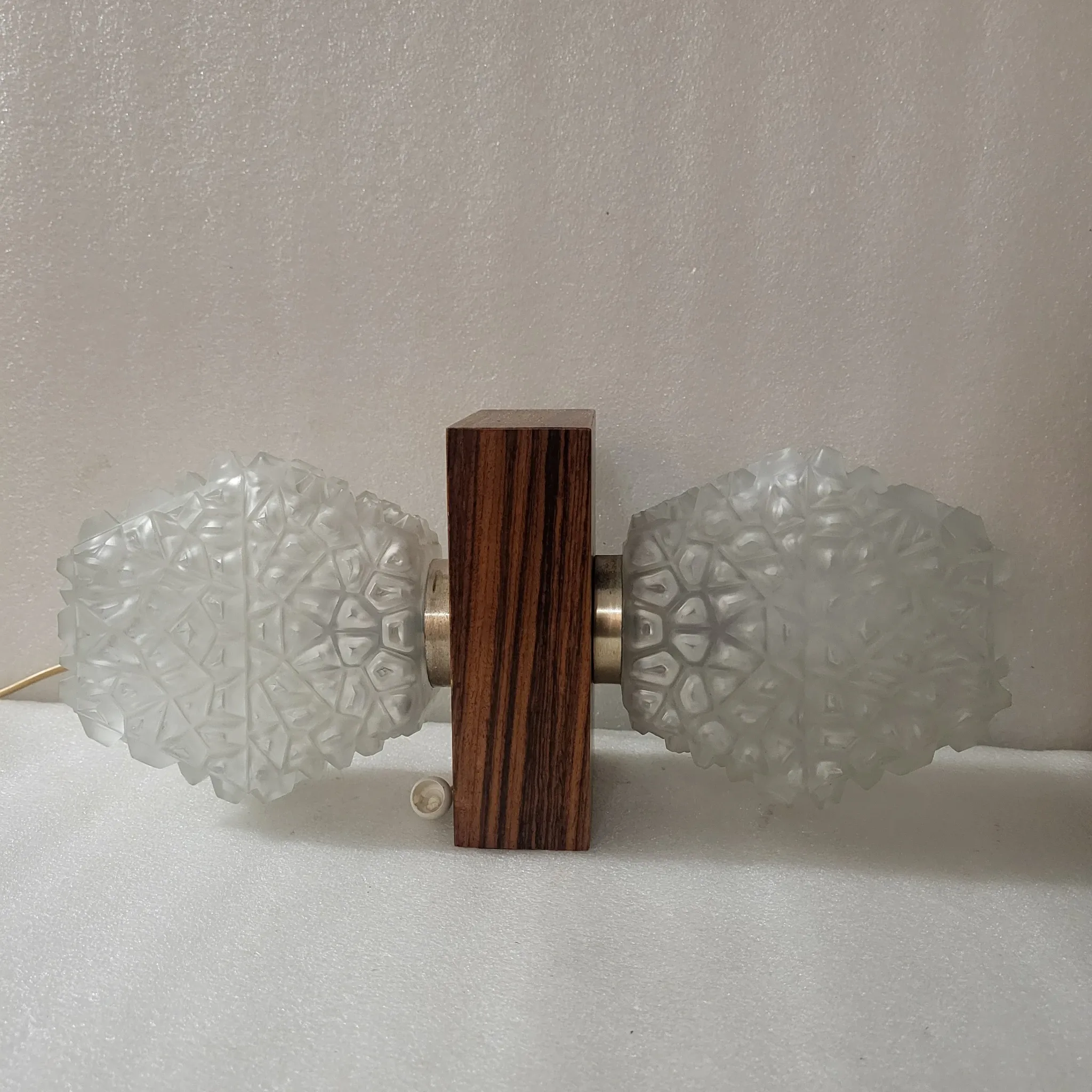 Set of 3 Temde Leuchten wall lights, Teck and frosted glass, 1950-60.