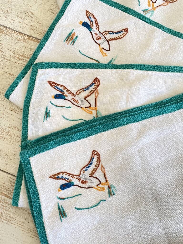 10 Large embroidered and hand-trimmed placemats "les colverts" - Métis - 40x56 cm