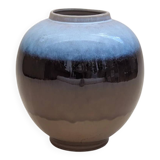 Ceramic vase