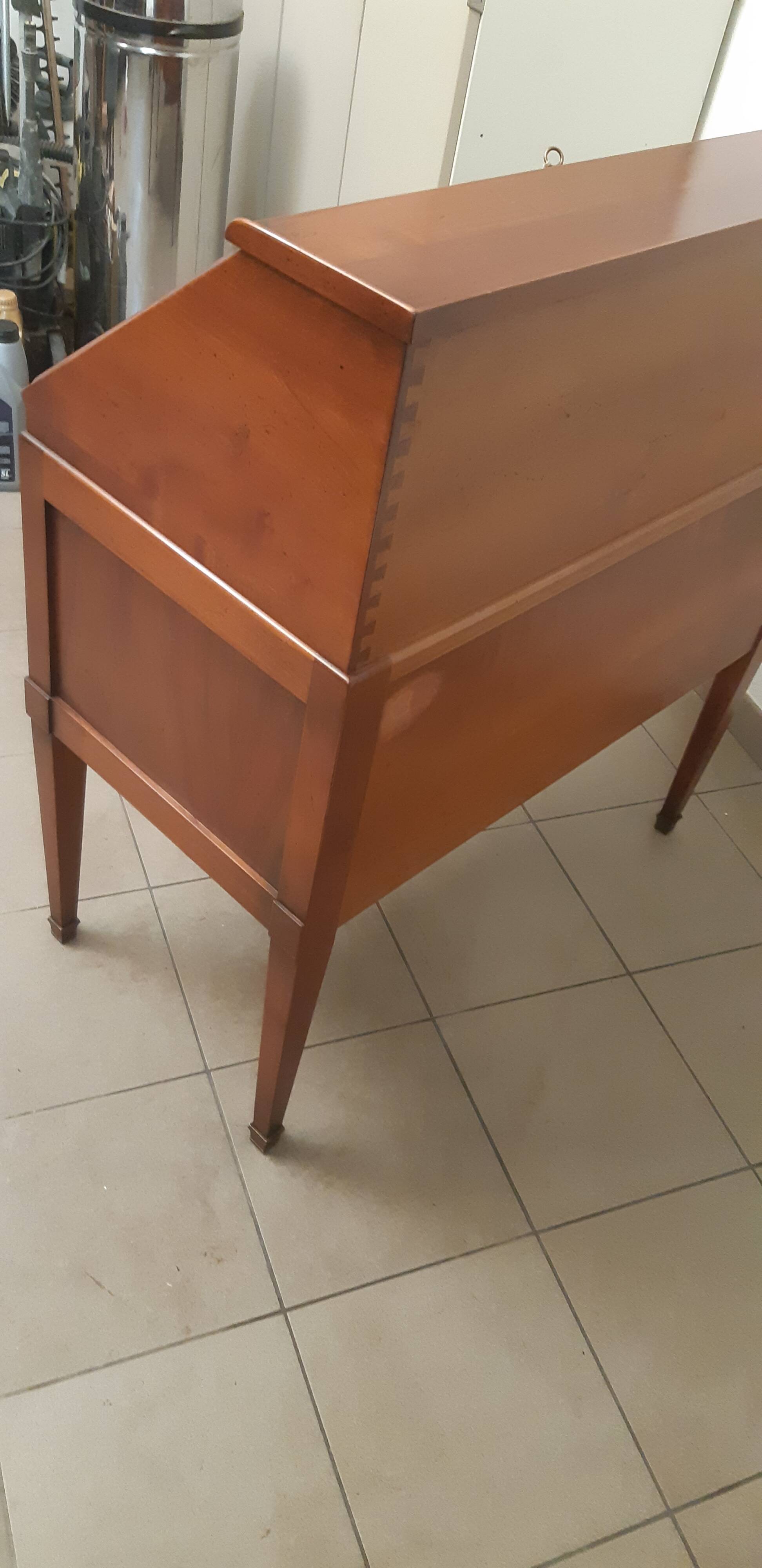 Sloping secretary, Louis XVI style donkey back desk, very good 20th century copy