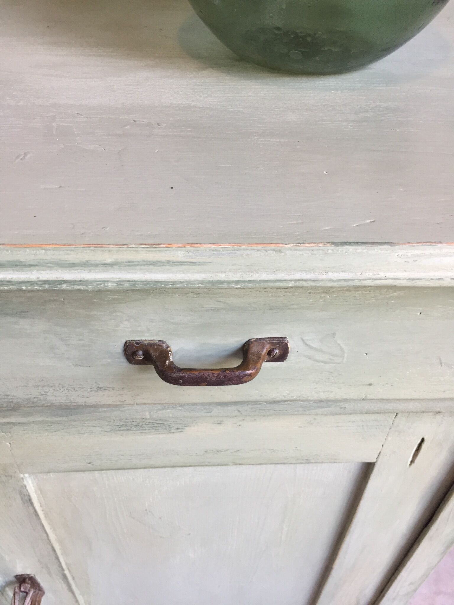 Buffet former green patina