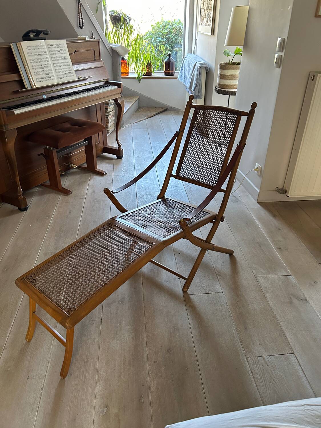 Wooden cane lounge chair
