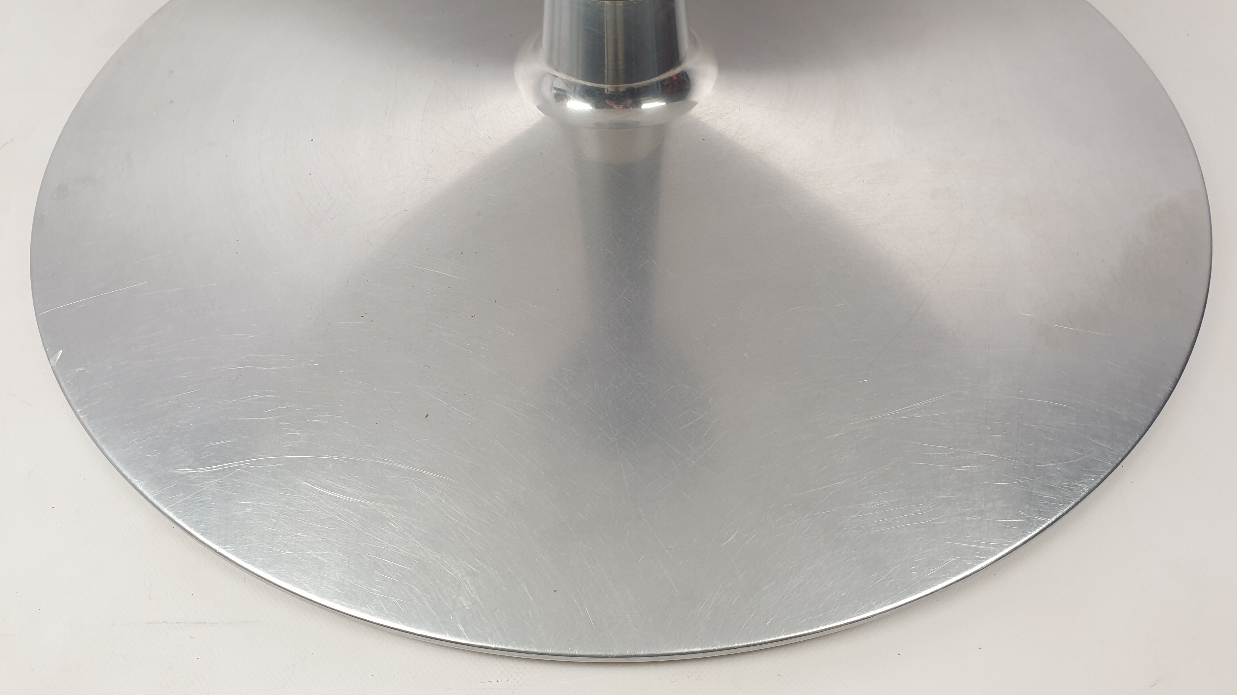 Round dining Table by Pierre Paulin for Artifort, 1980s