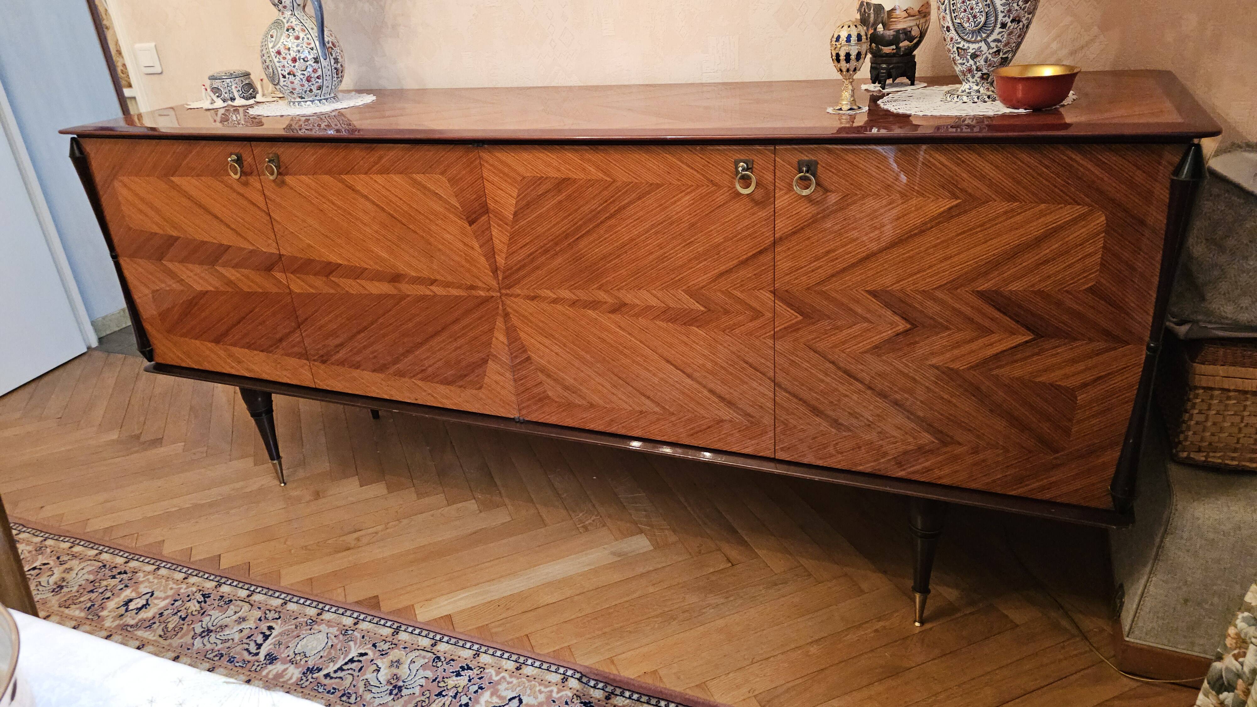Buffet in rosewood and sycamore