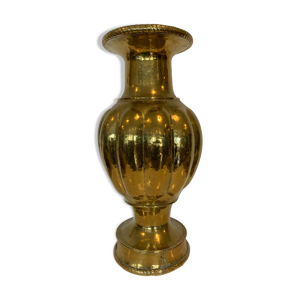 Vase a godrons en laiton martelé