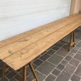 Winegrower's farm table