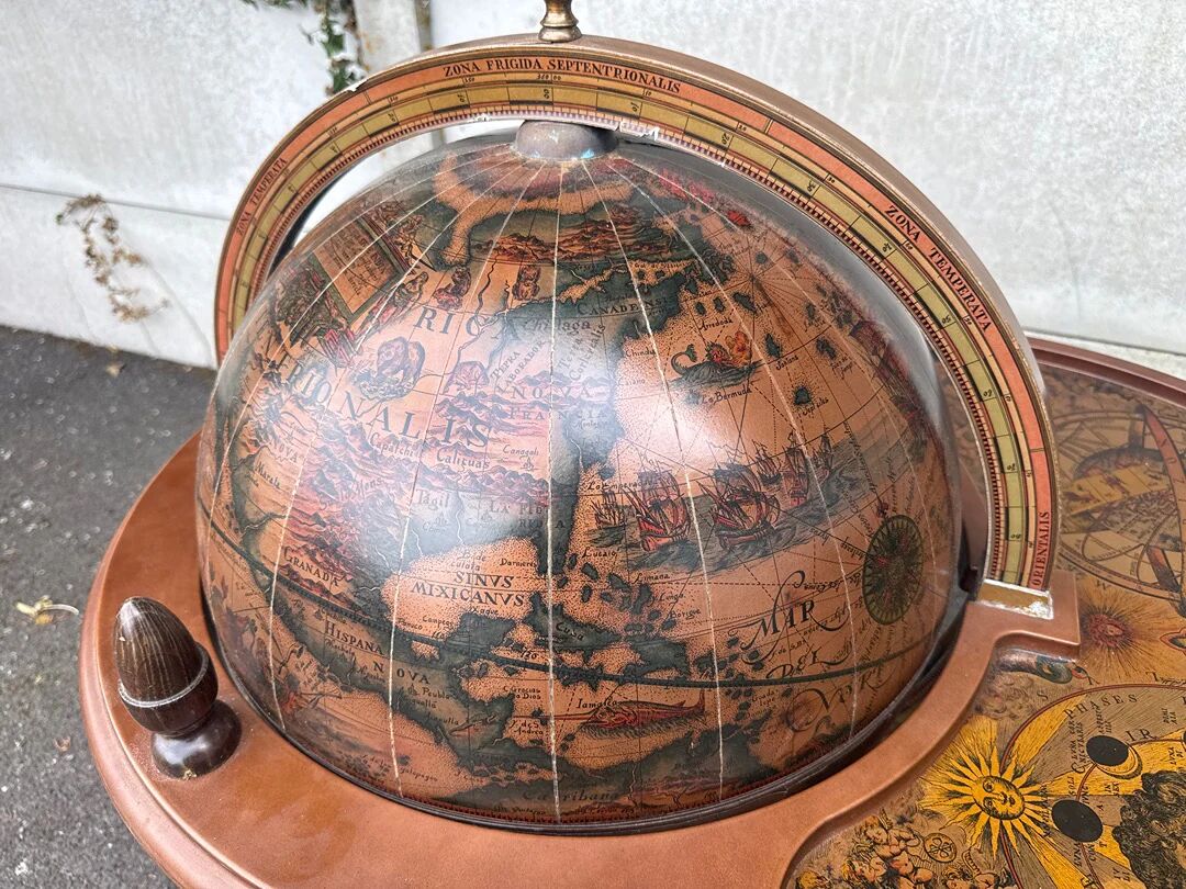 Globe bar terrestre – vintage – ornements – meuble bar a roulette