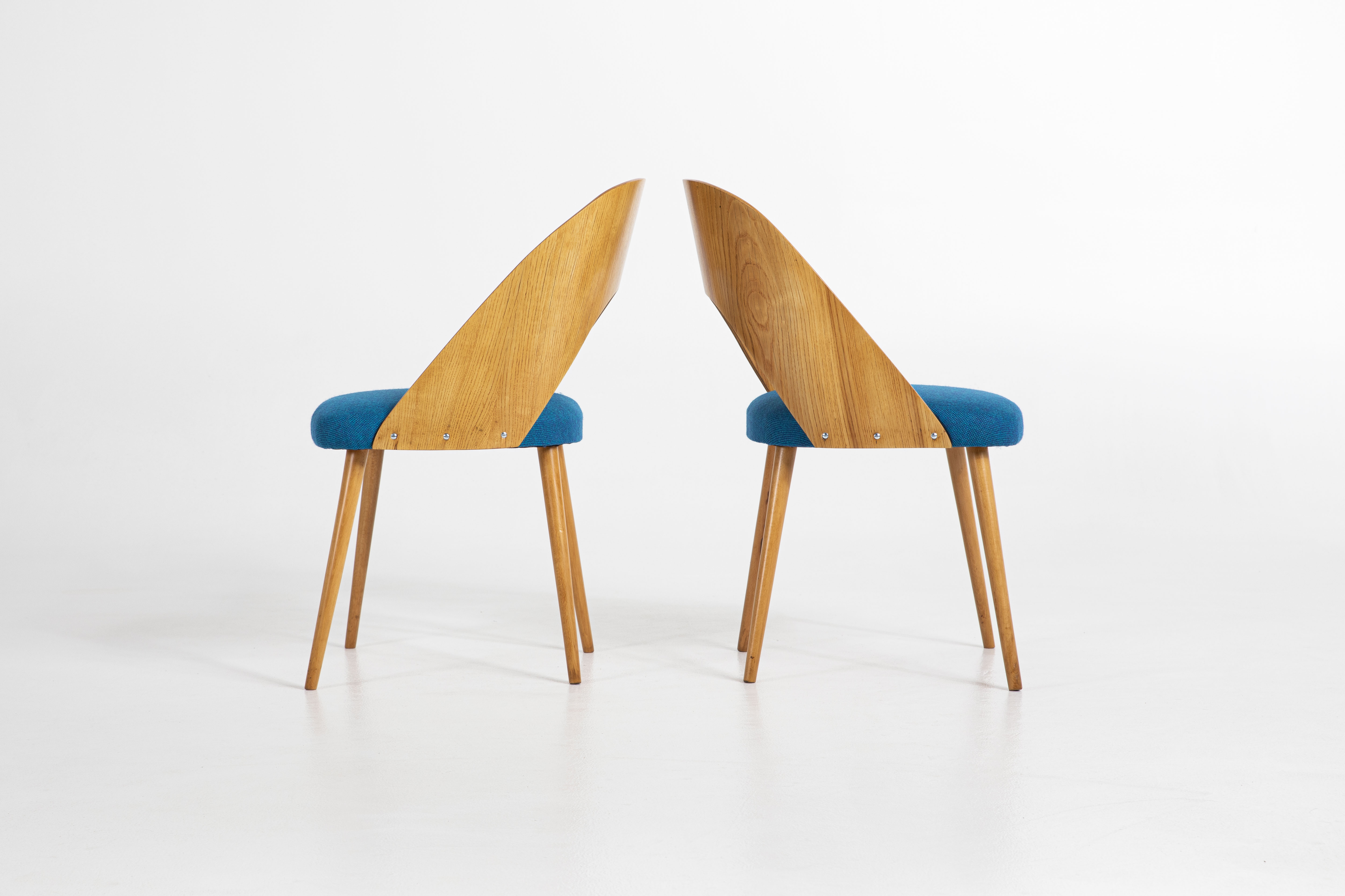 Pair of restored chairs by Antonin Suman, ONV Pisek, 1960s