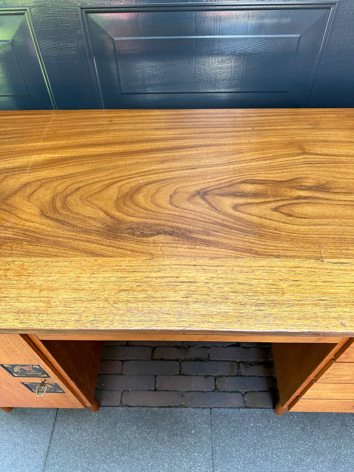 Louis van Teeffelen desk