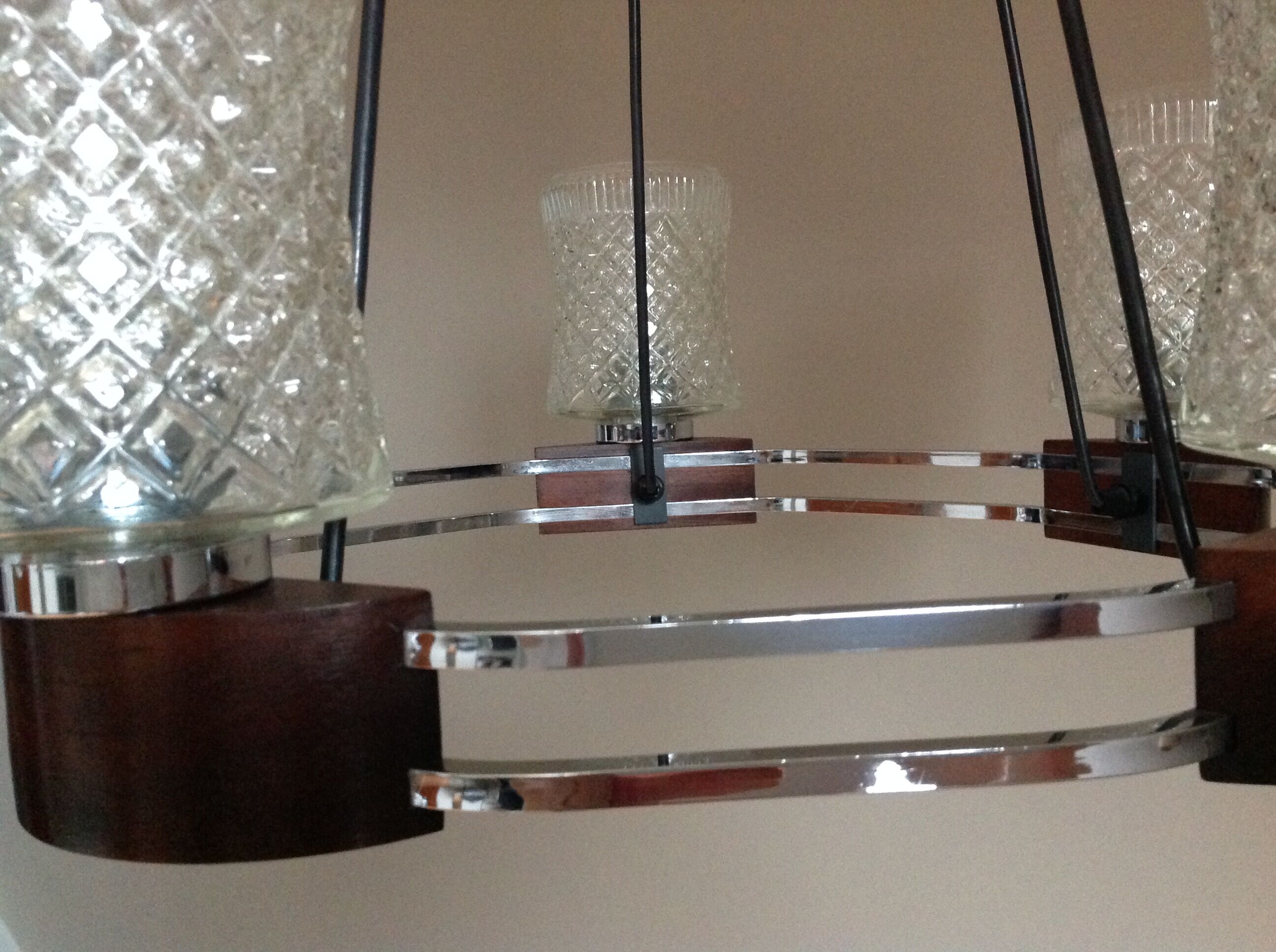 Lustre en chrome et teck à 5 feux style scandinave