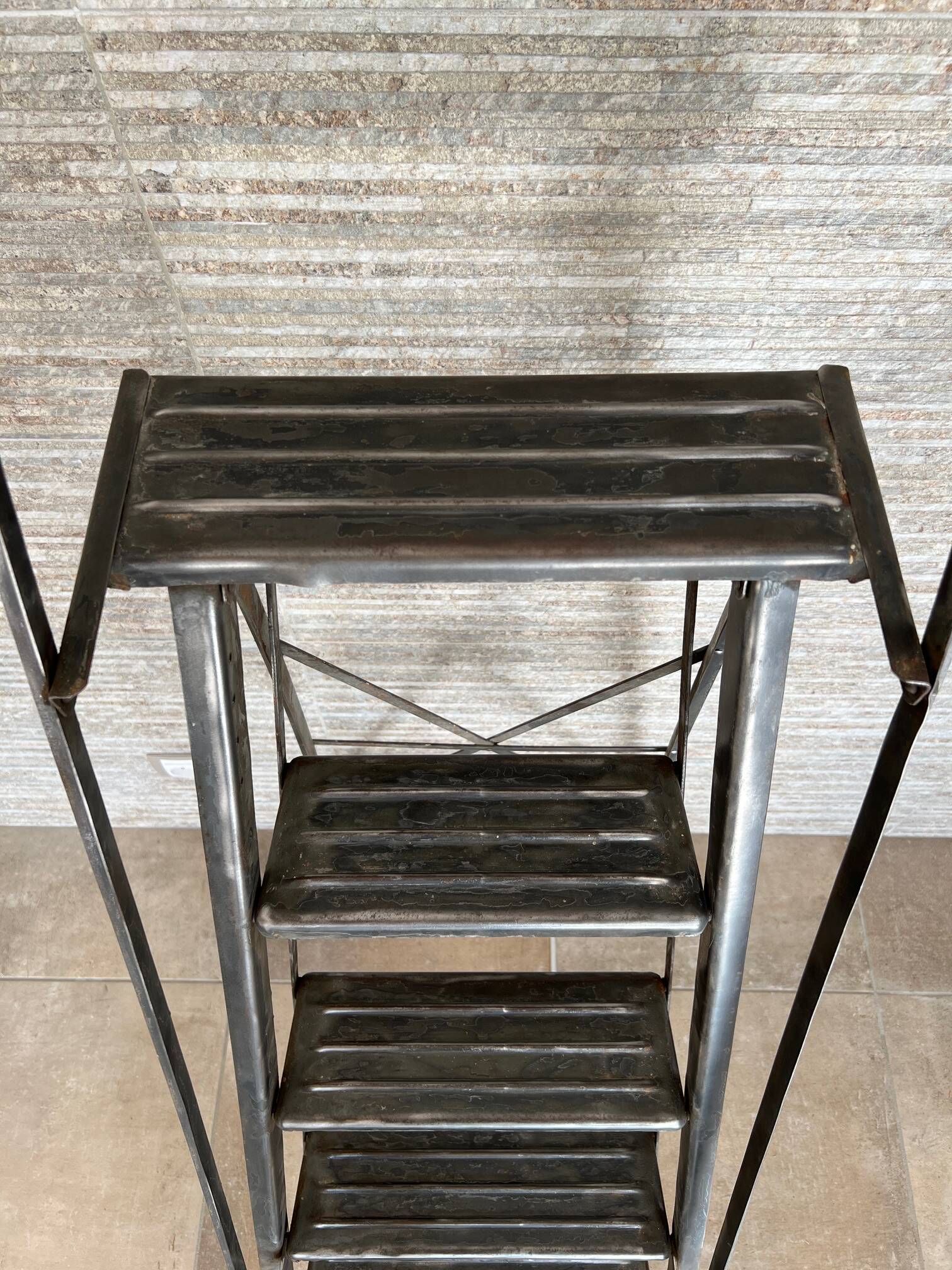 Manufrance 1930 industrial metal stepladder