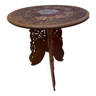 Table ronde indienne sculptee