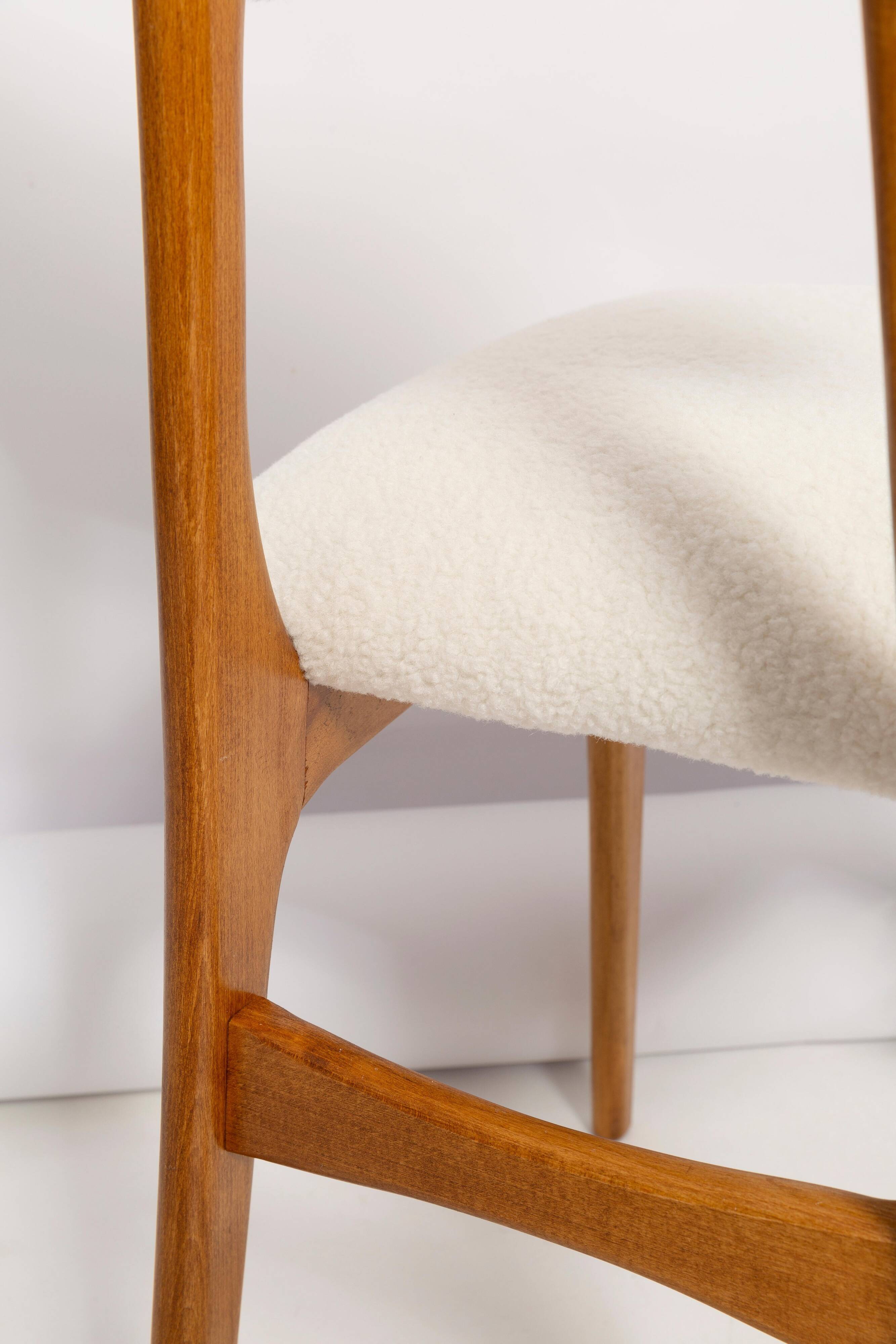 Chaise de salle à manger "Butterfly" style milieu du siècle, bouclé crème clair, Pologne, 1960s