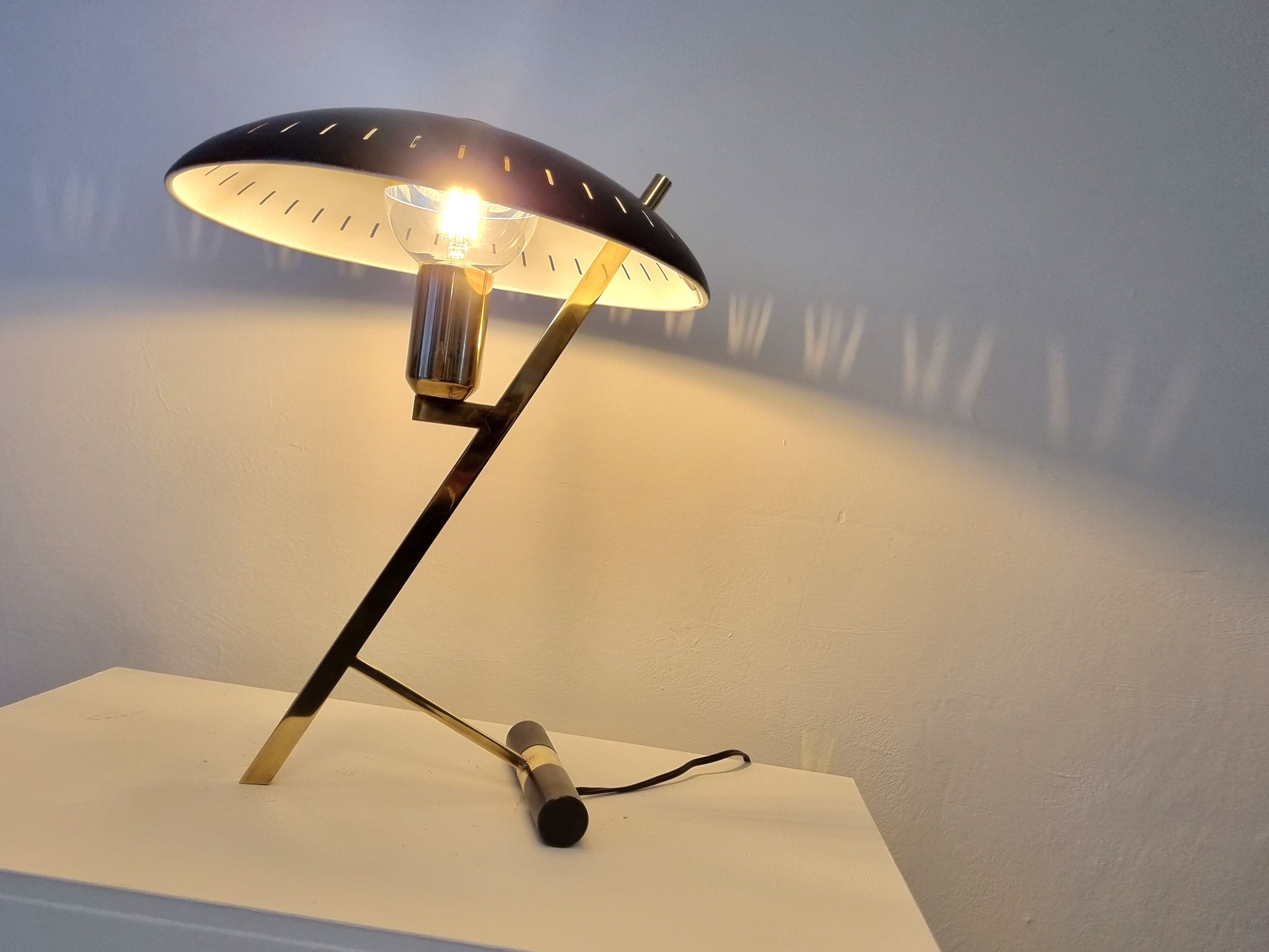 Louis Kalff Philips Vintage 50sミッドセンチュリー Z Lamp Diplomat by Louis Kalff for Philips, the Netherlands