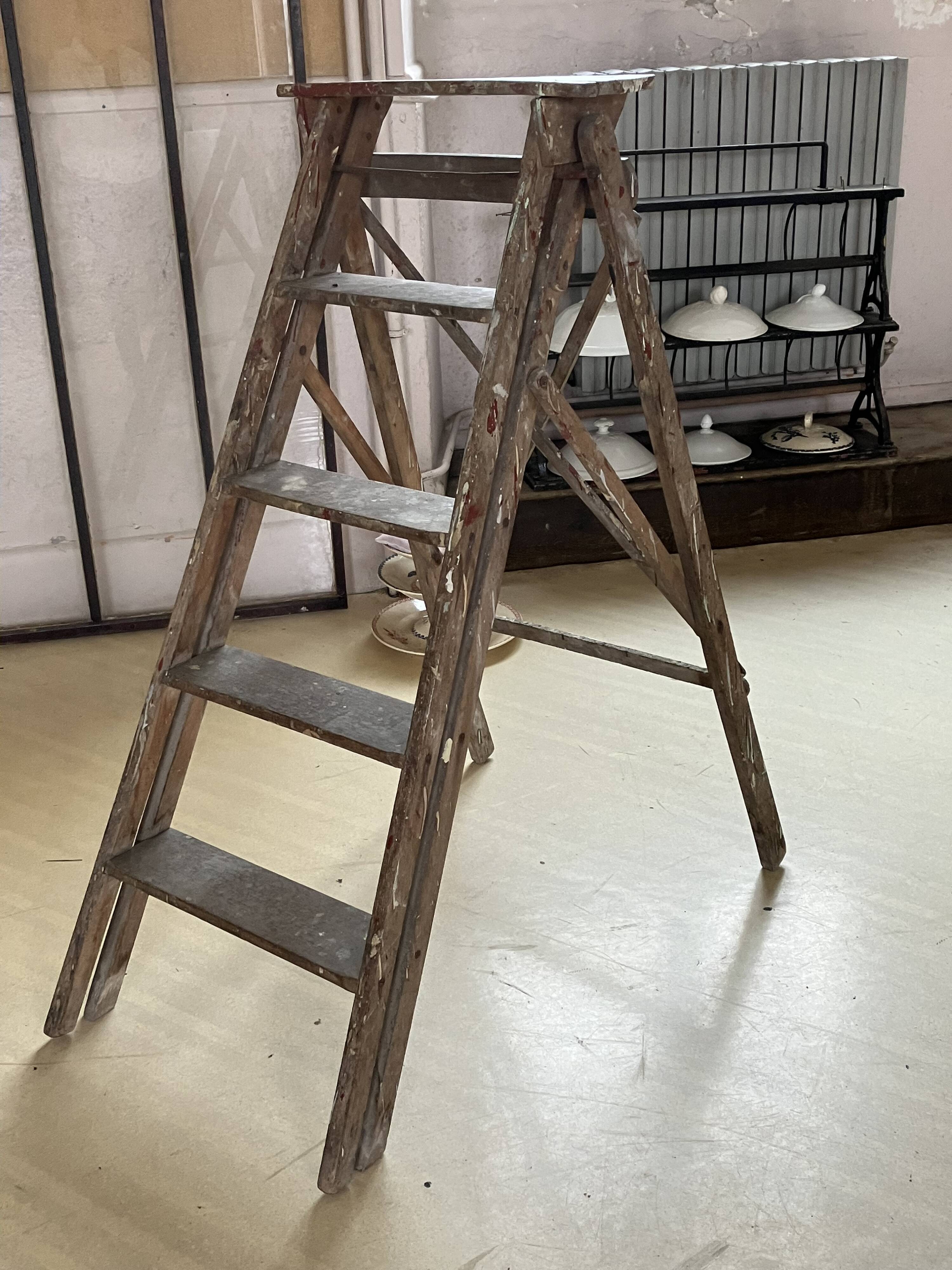 Painter's stepladder