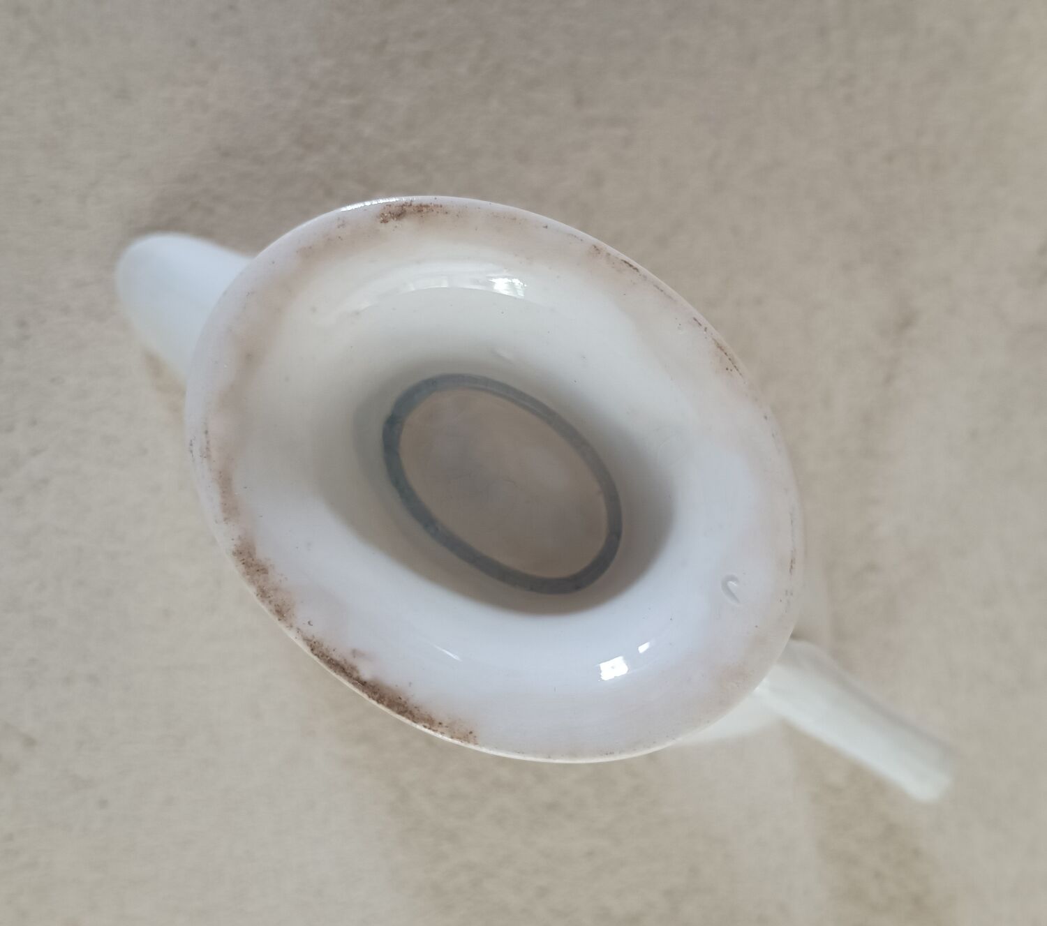 Empire style earthenware sauce