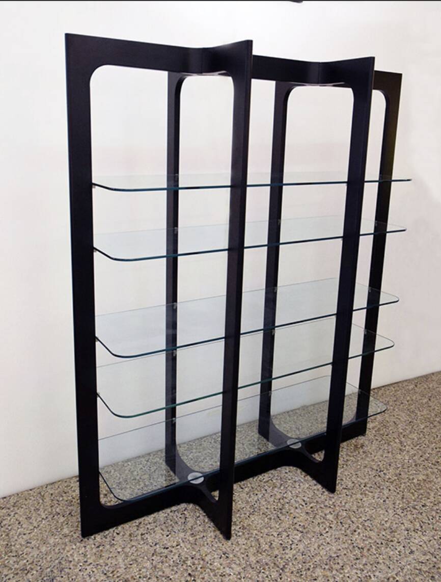 Wood and glass bookcase/display cabinet attributed to Bernini, 1970s.