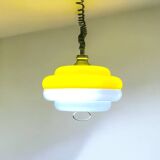 Lampe à suspension en acrylique Space Age des années 70 en jaune et blanc, Italie
