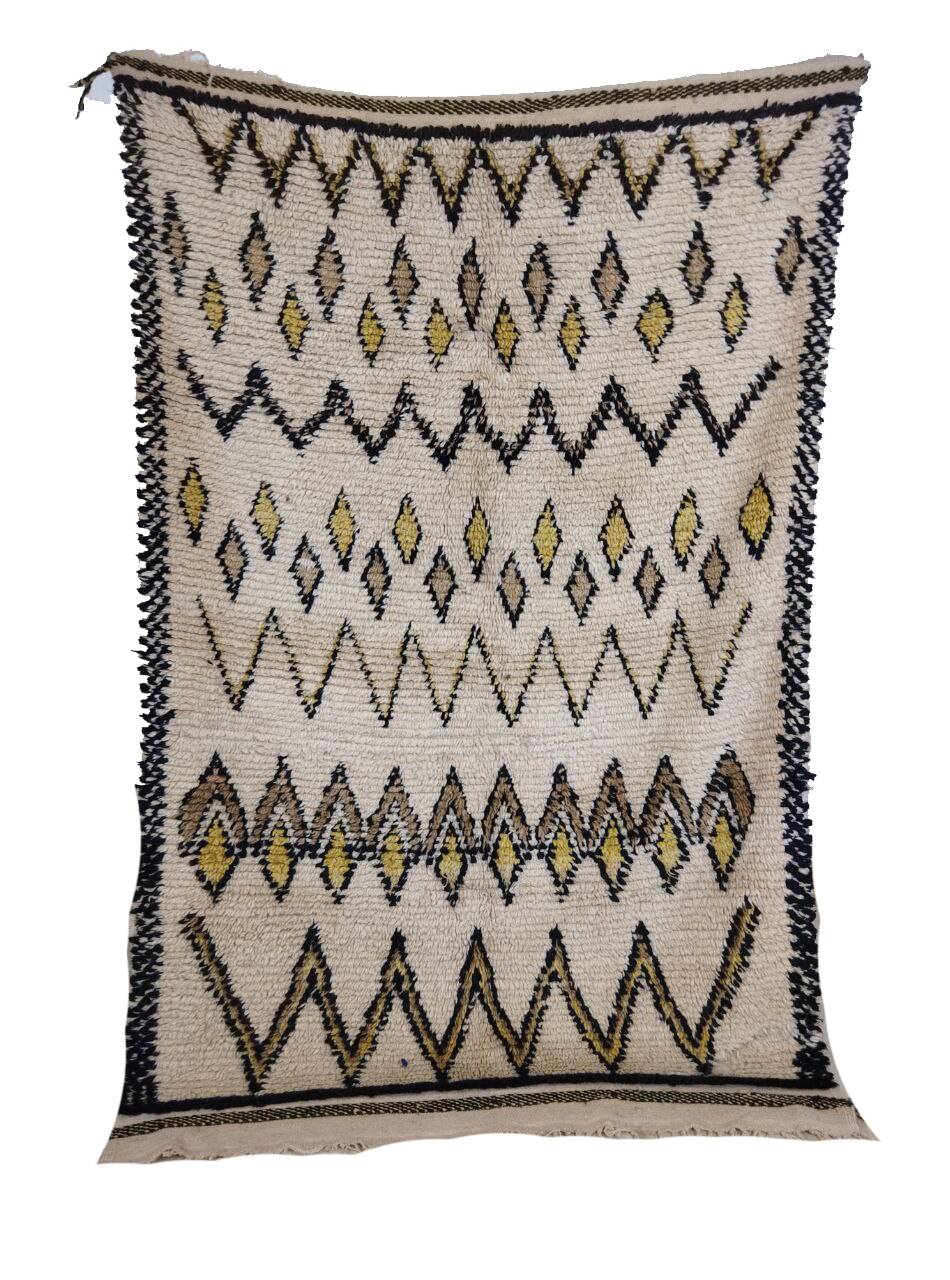 Handcrafted Moroccan Berber Rug 186 X 118 CM