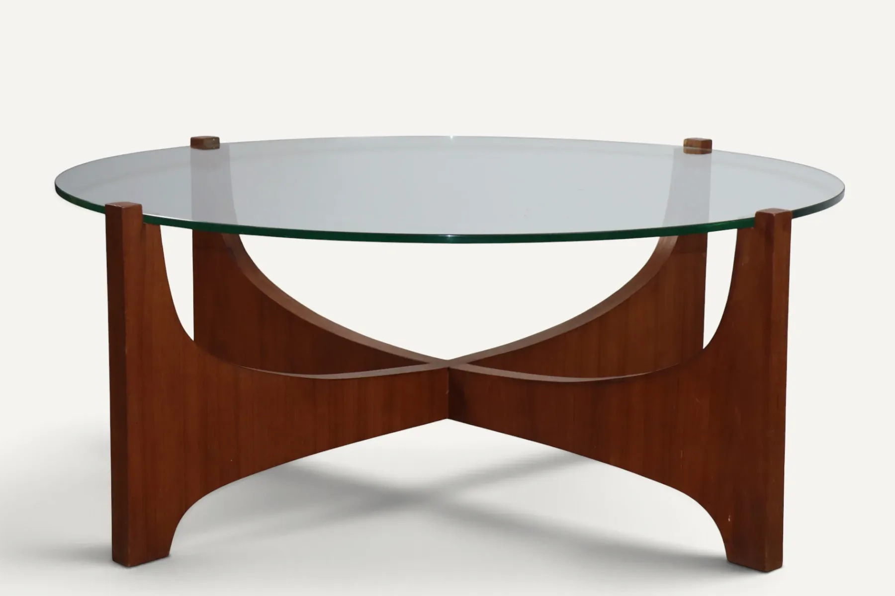 Round coffee table in teak and glass, after Hugues Poignant – 1960s