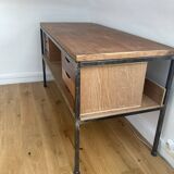Old-style workbench desk