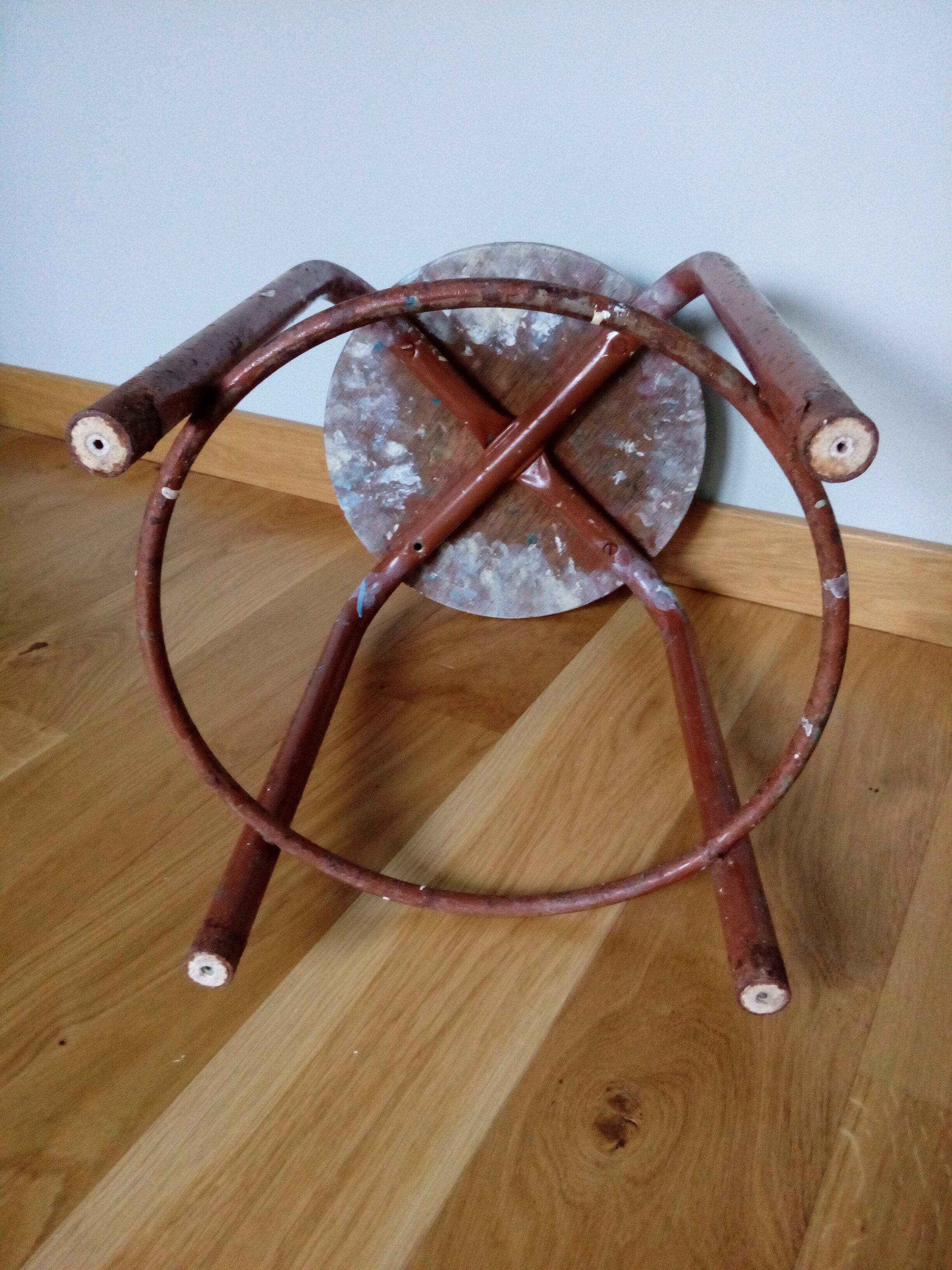 Workshop or school stool trend Wabi Sabi