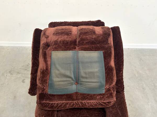 Set of mid-century lounge chairs in oak and teddy